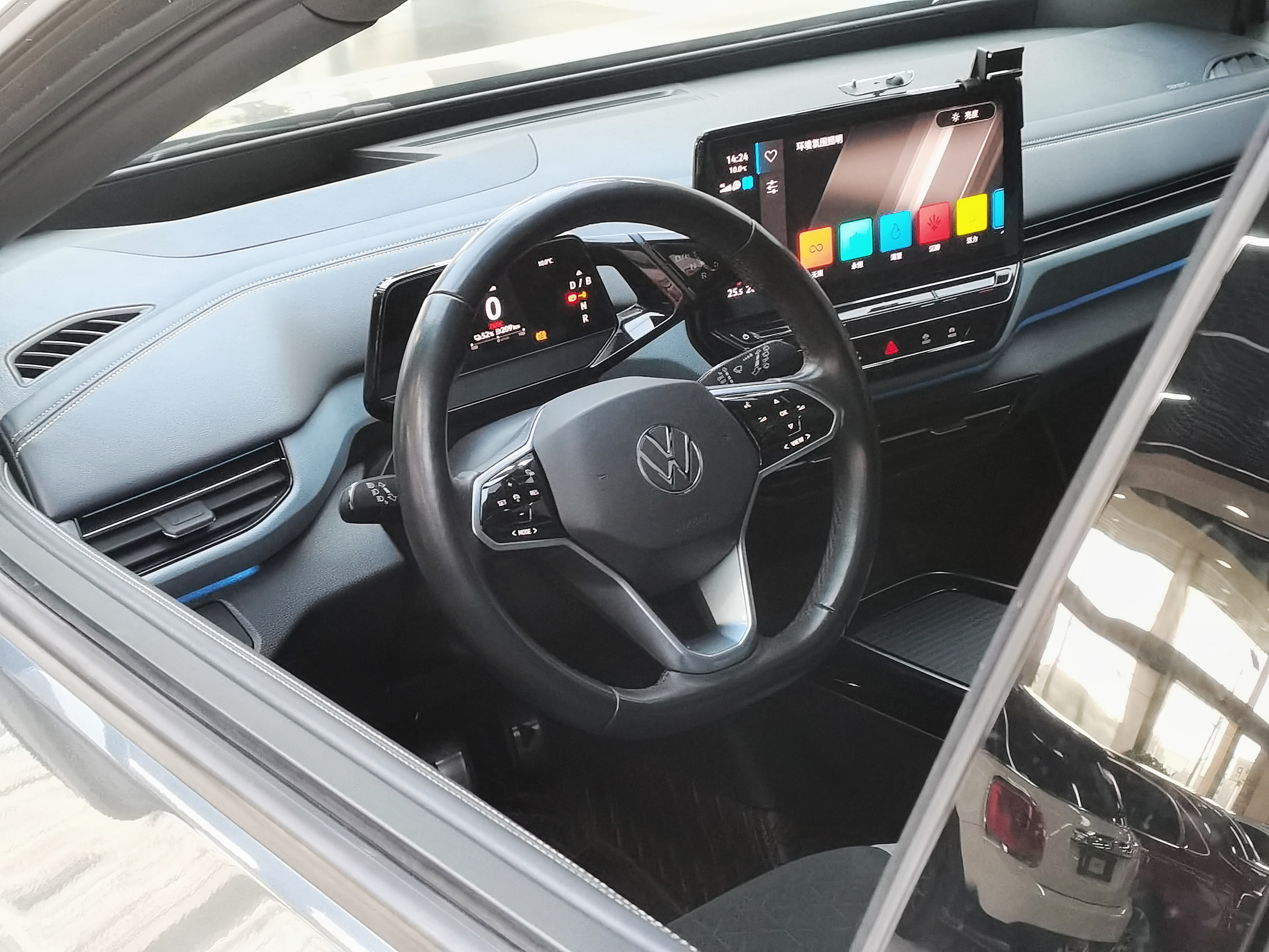 Volkswagen ID.4 X 2021 immagine di auto #10