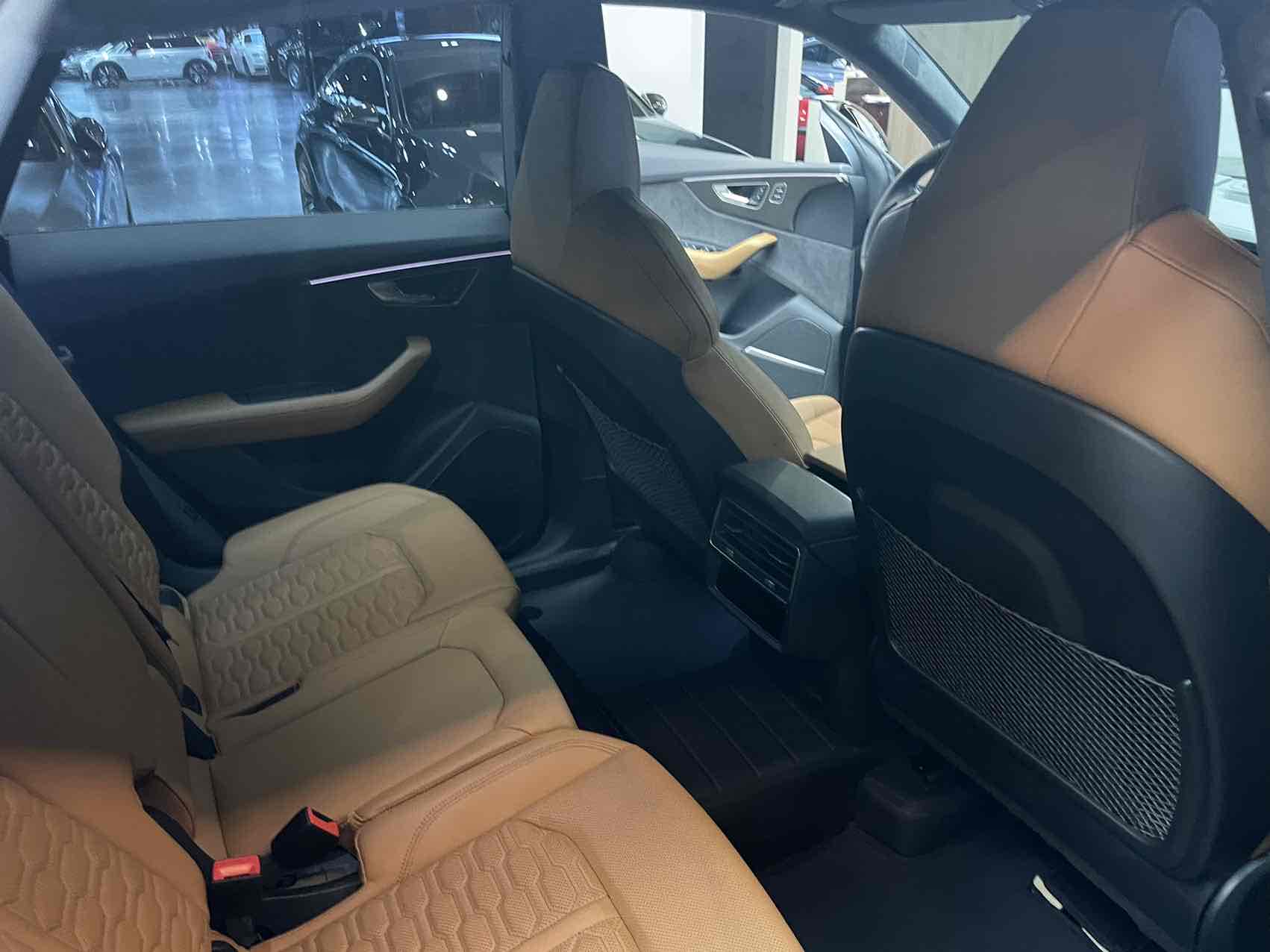 Audi RS Q8 2021 car image #10