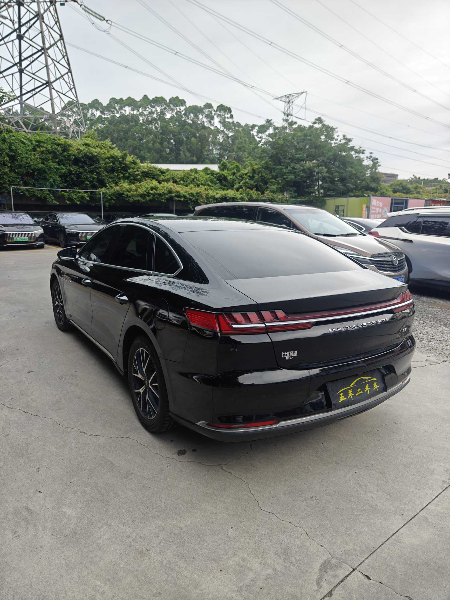 BYD e9 2022 image de voiture #10