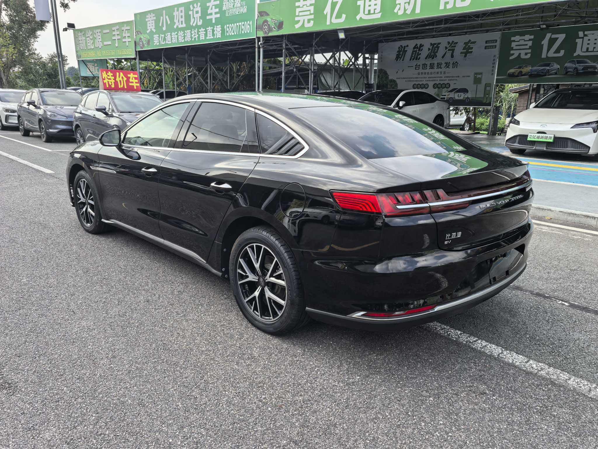 BYD e9 2021 #10 BYD e9 2021 car image #10