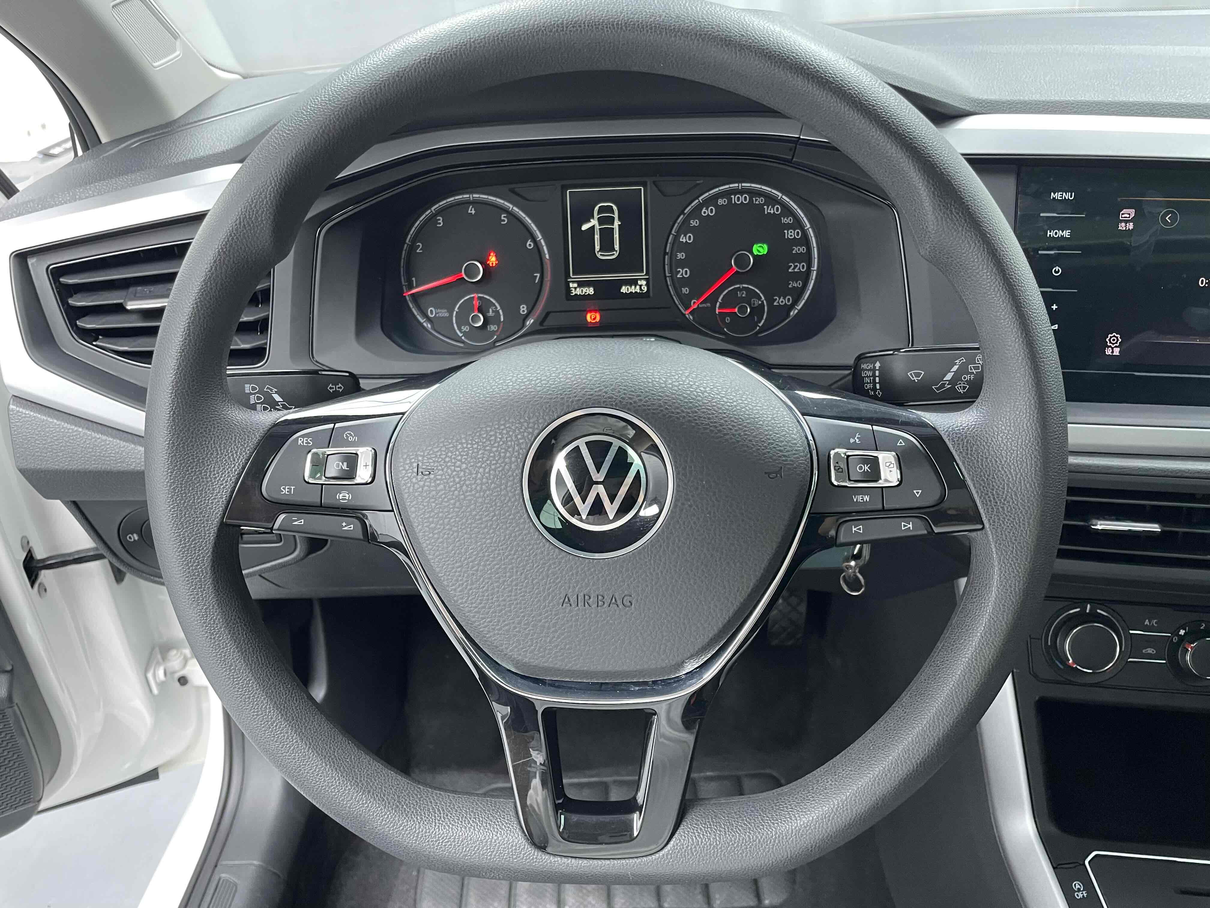Volkswagen Polo 2022 car image #10