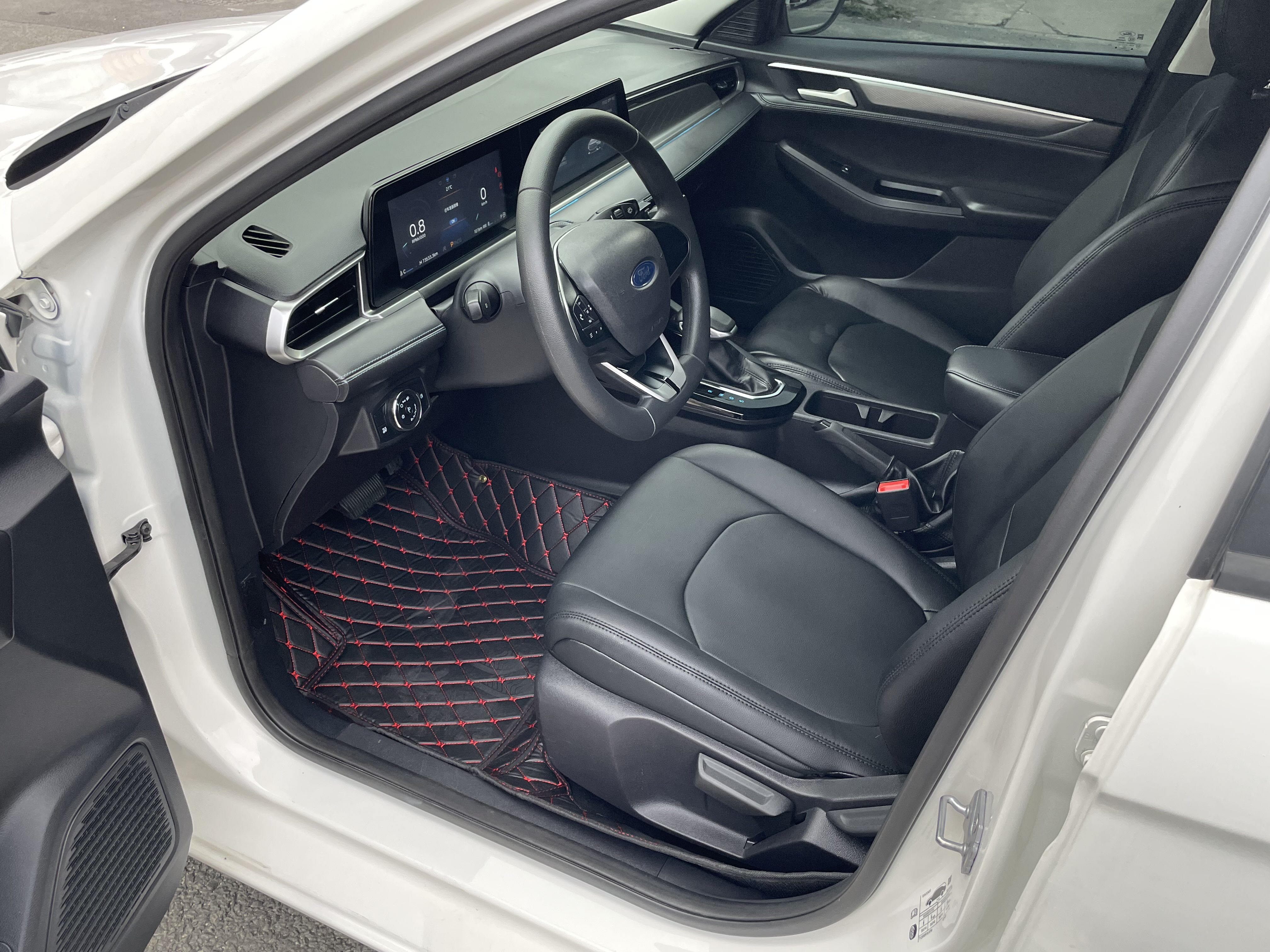 Ford Escort 2022 car image #10