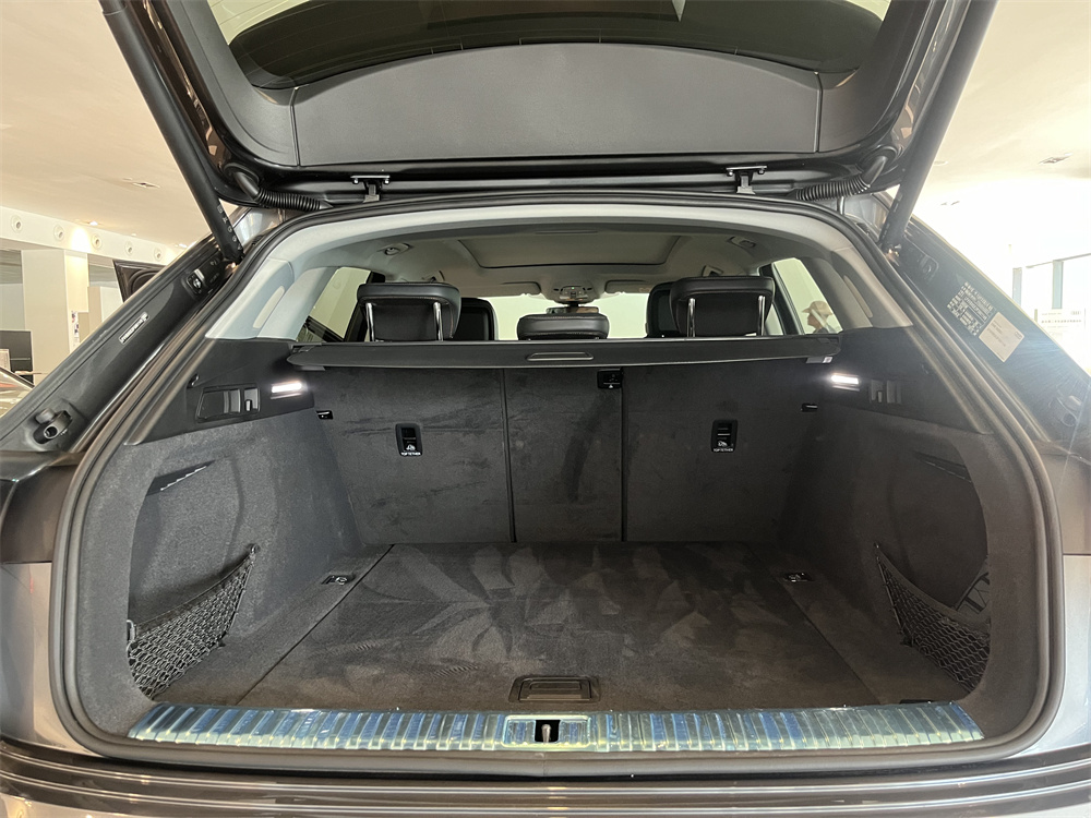 Audi e-tron 2023 #10 Audi e-tron 2023 car image #10