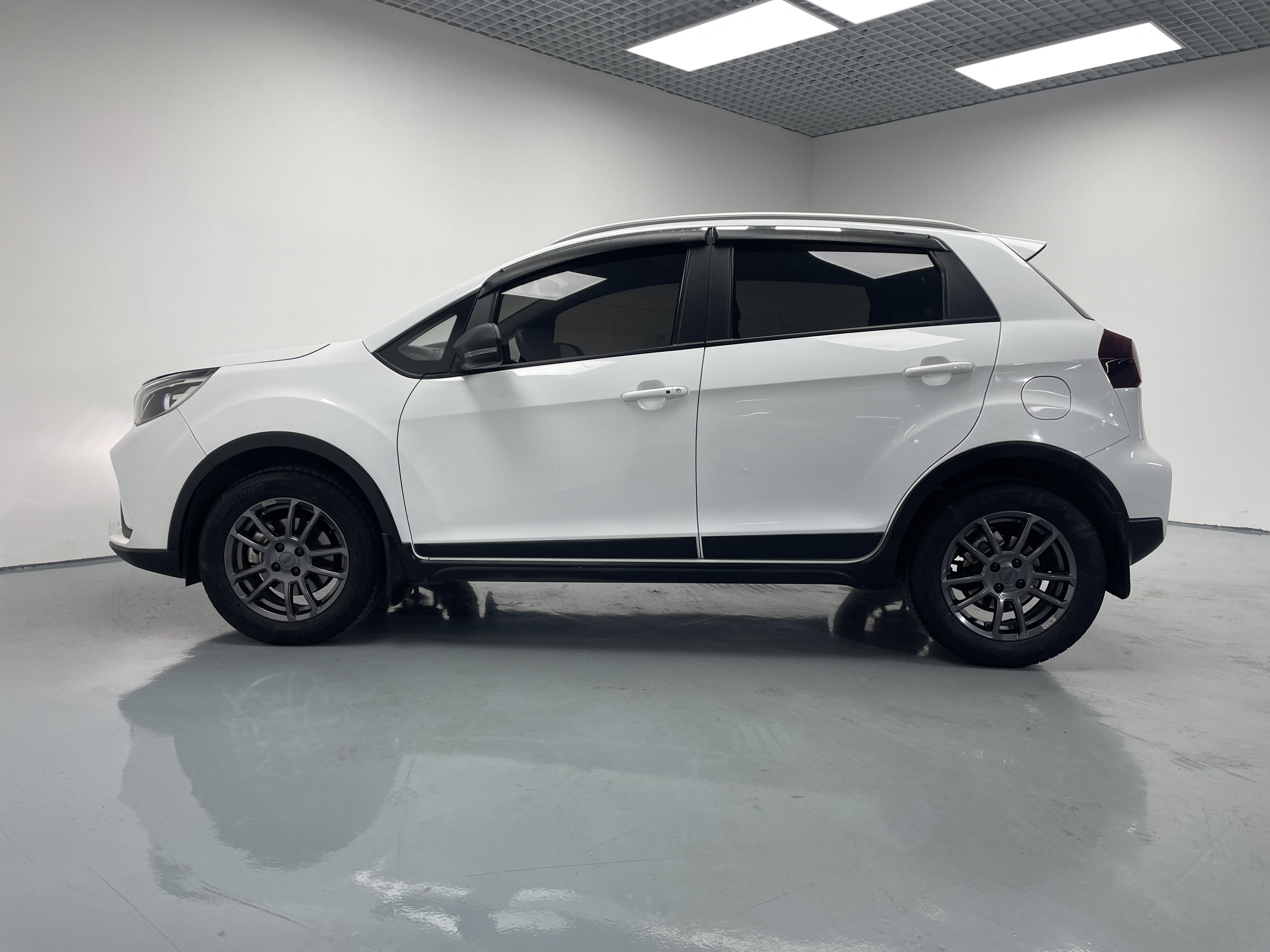 GEELY Vision X3 2022 изображение автомобиля #10