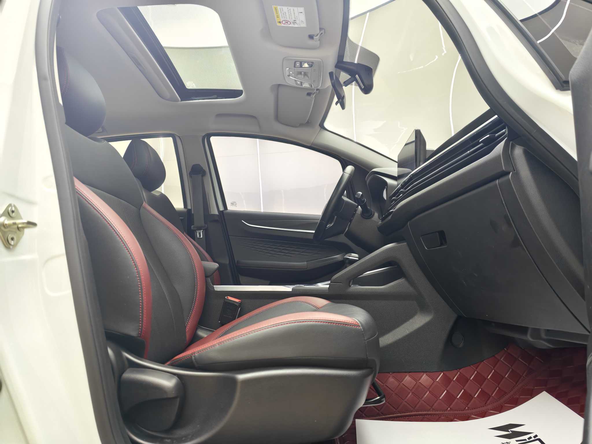 GEELY Vision X3 2021 immagine di auto #10