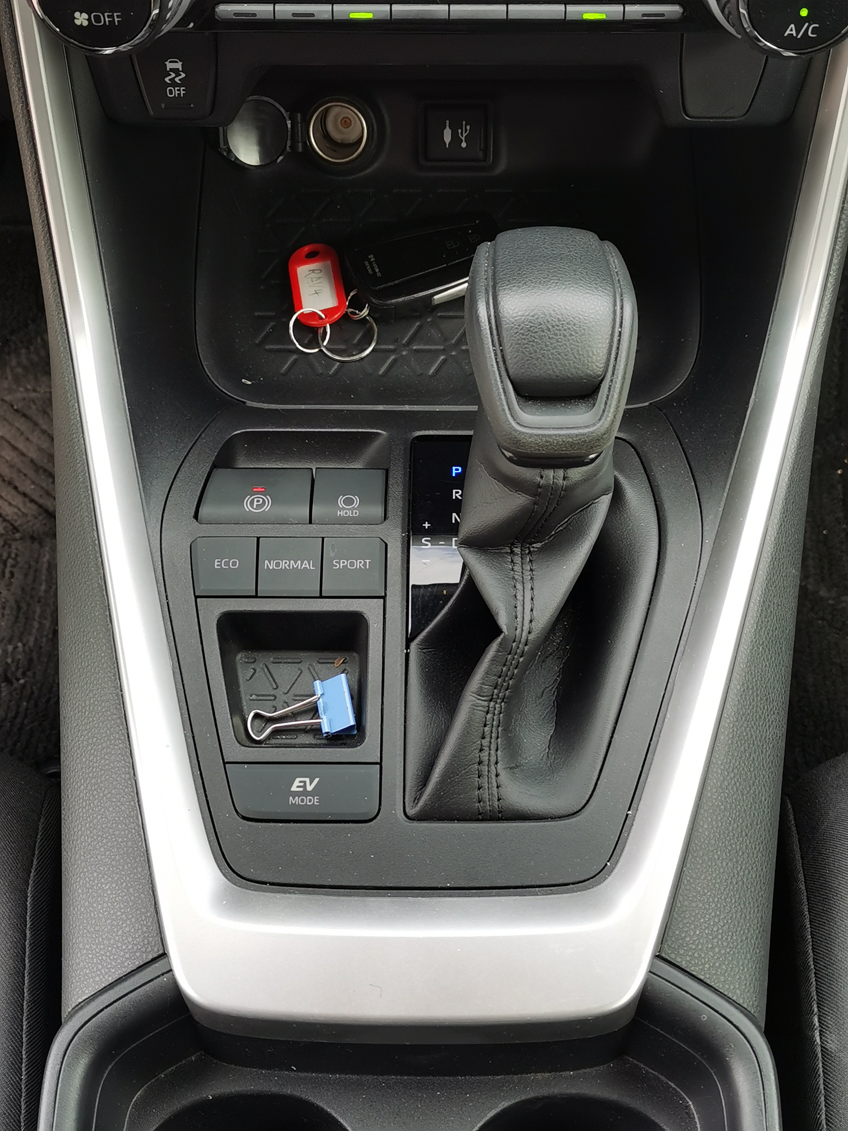 Toyota RAV4 2021 car image #10