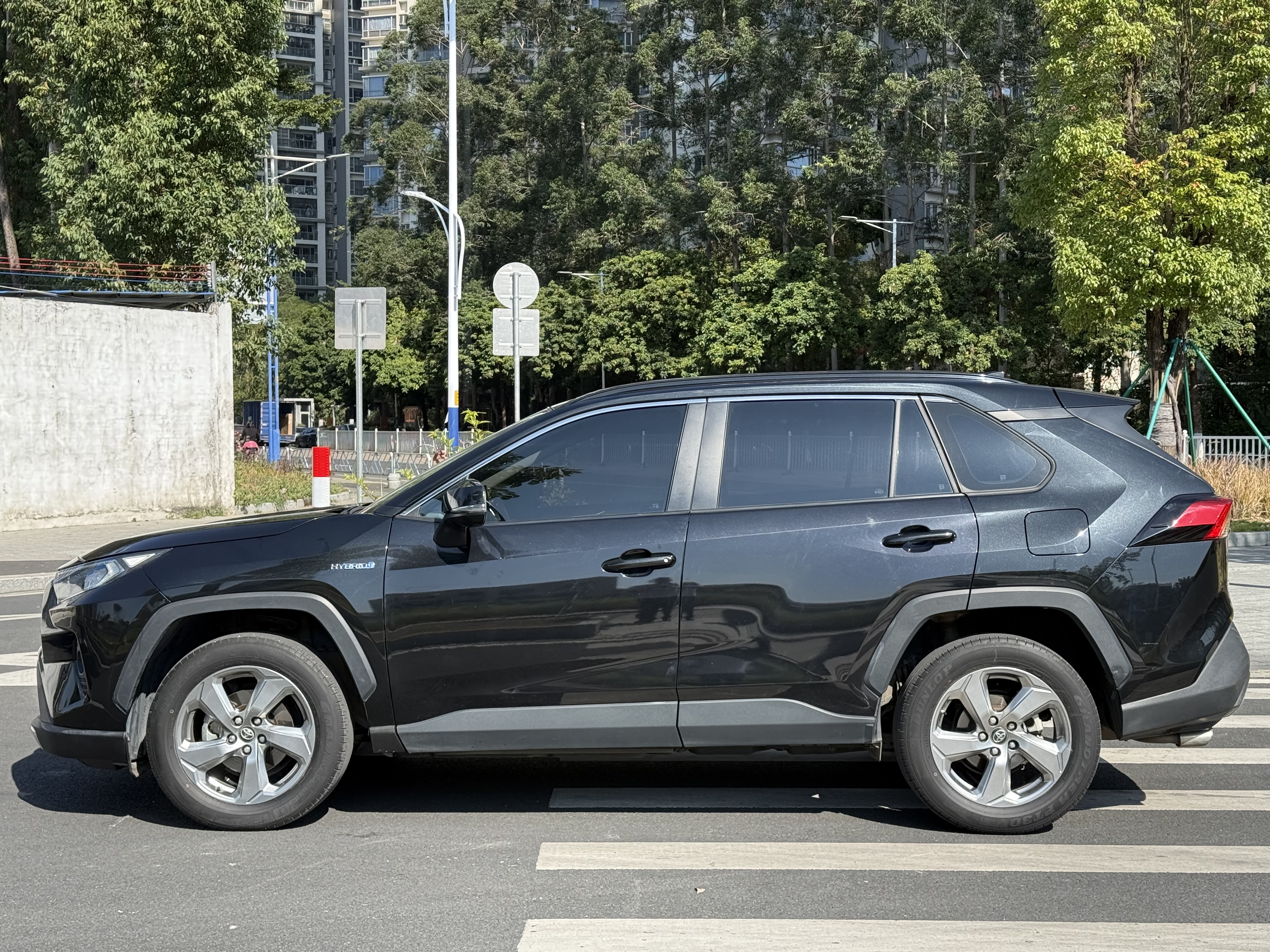 Toyota RAV4 Hybird E+ 2022 #10 Toyota RAV4 Hybird E+ 2022 car image #10