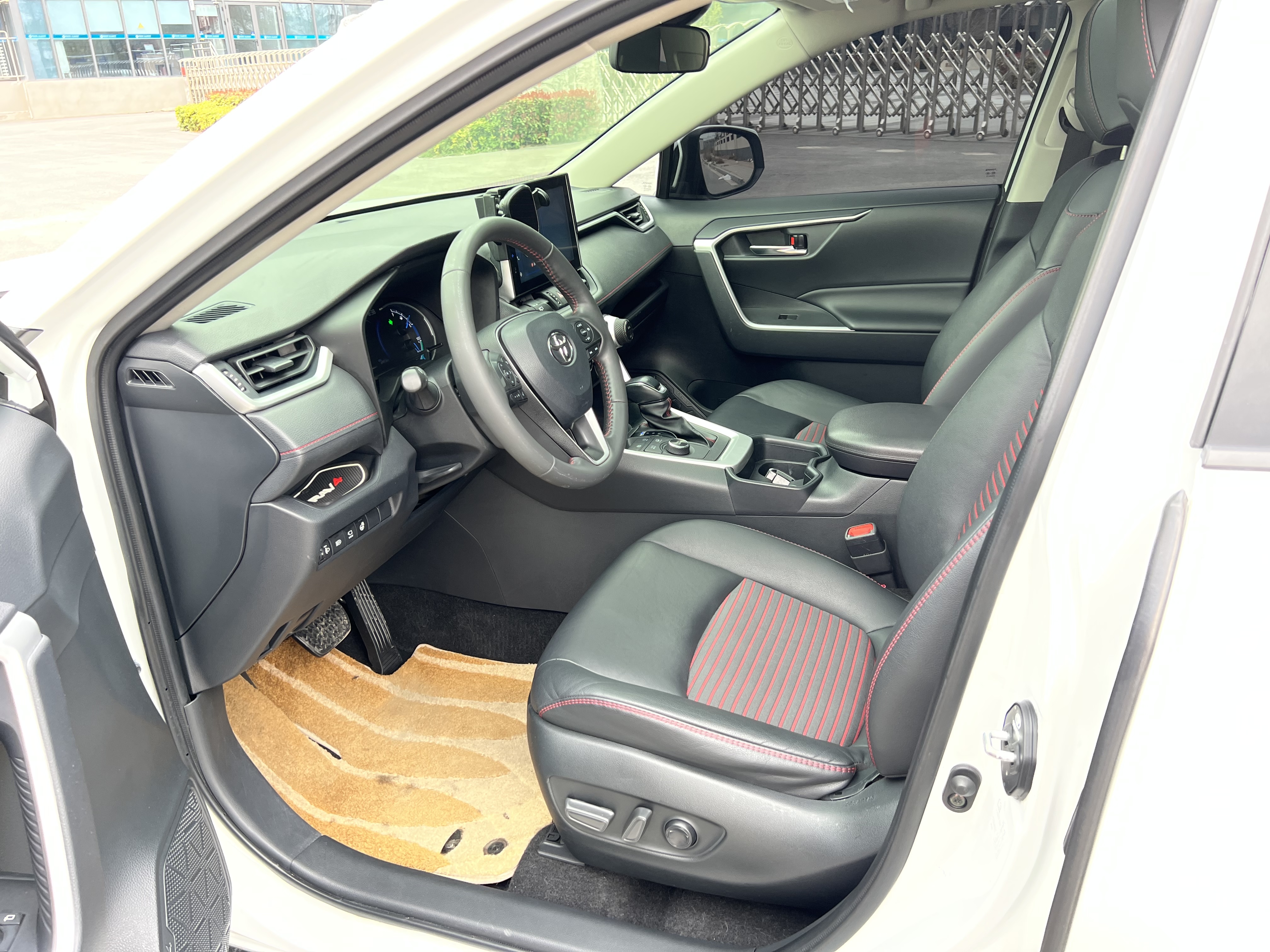 Toyota RAV4 Hybird E+ 2022 car image #10