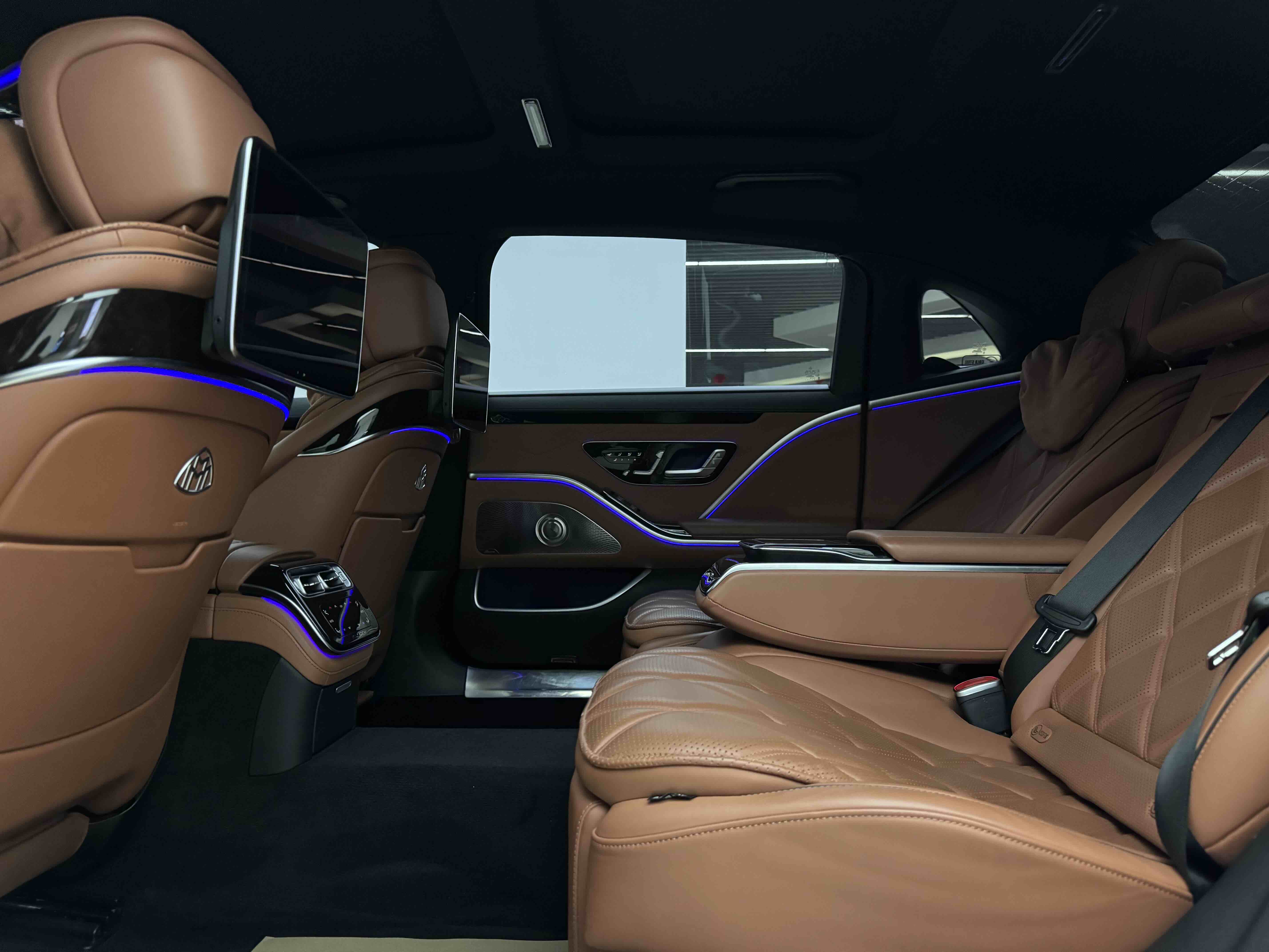 Mercedes-Benz Maybach S Class 2021 car image #10