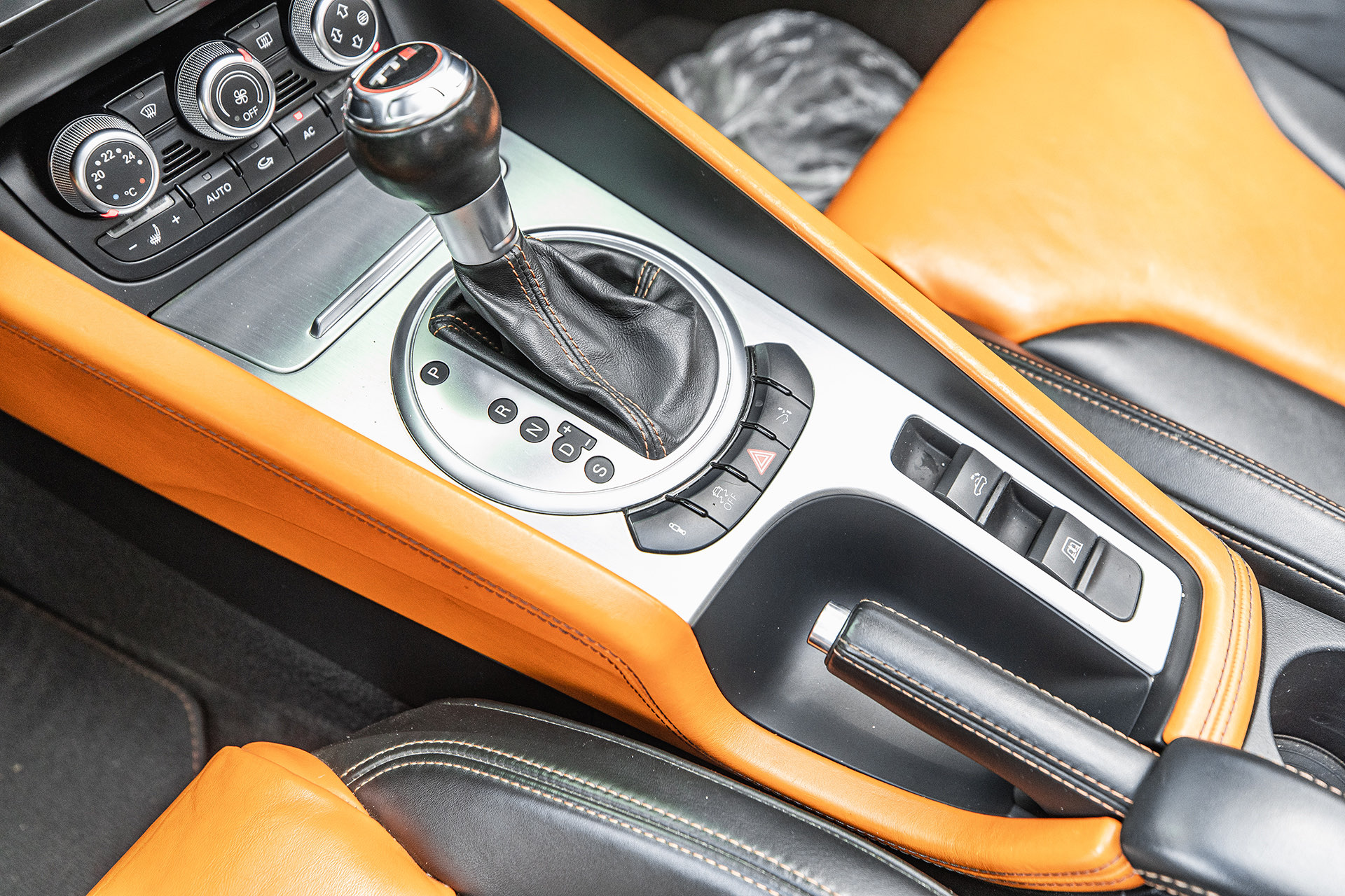 Audi TTS 2013 car image #10