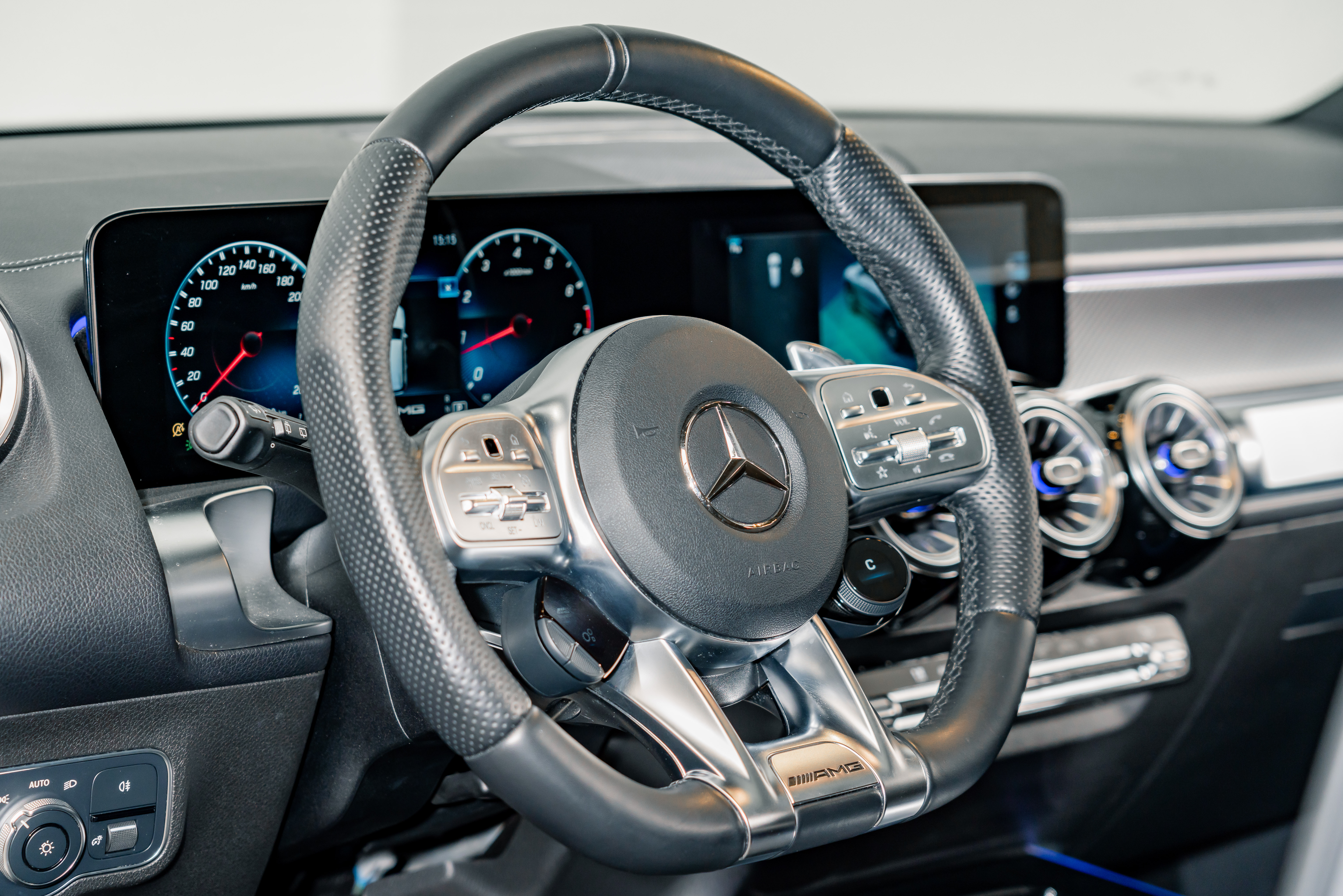 Mercedes-Benz GLB AMG 2021 car image #10