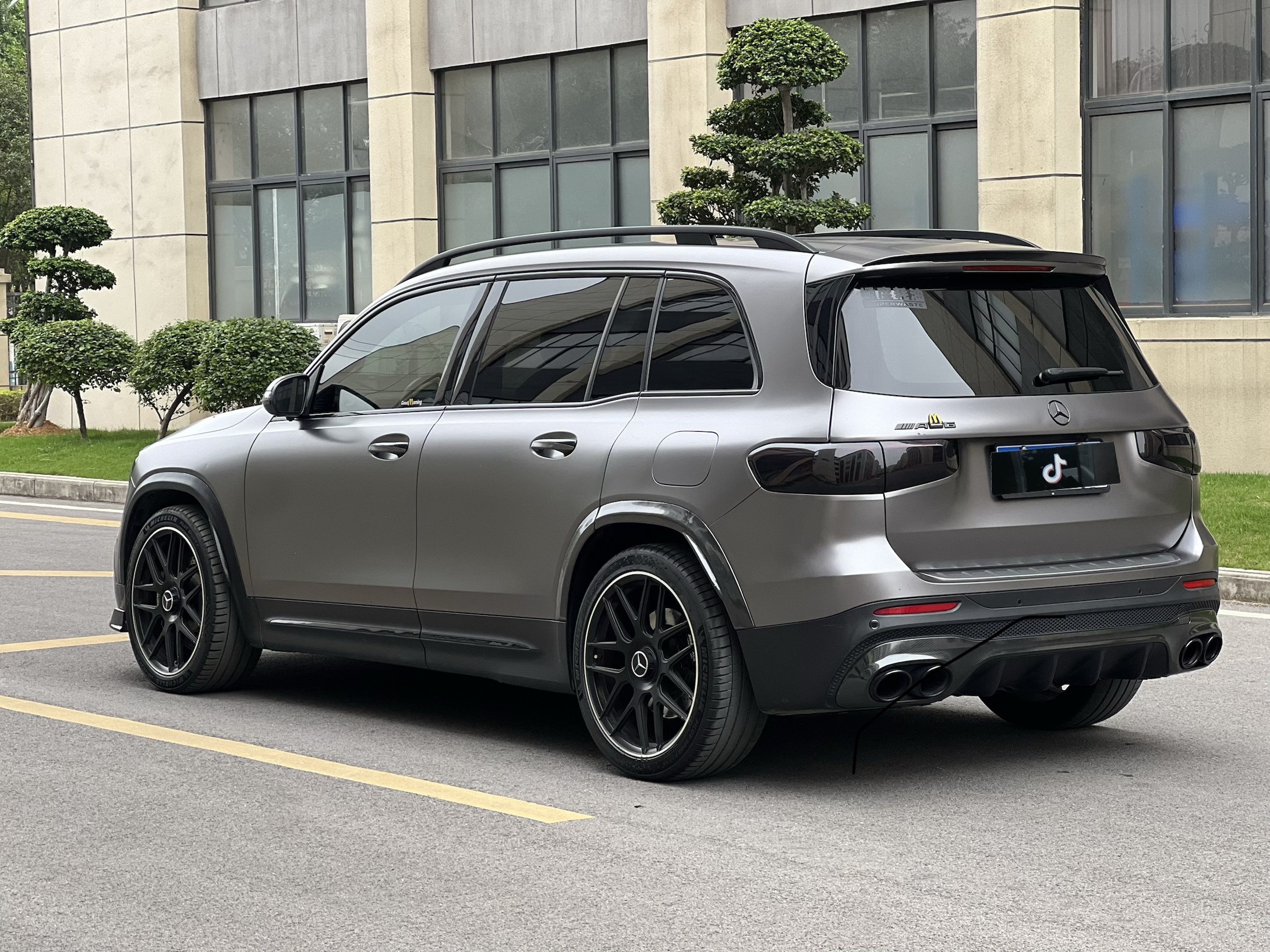 Mercedes-Benz GLB AMG 2021 صورة سيارة #10