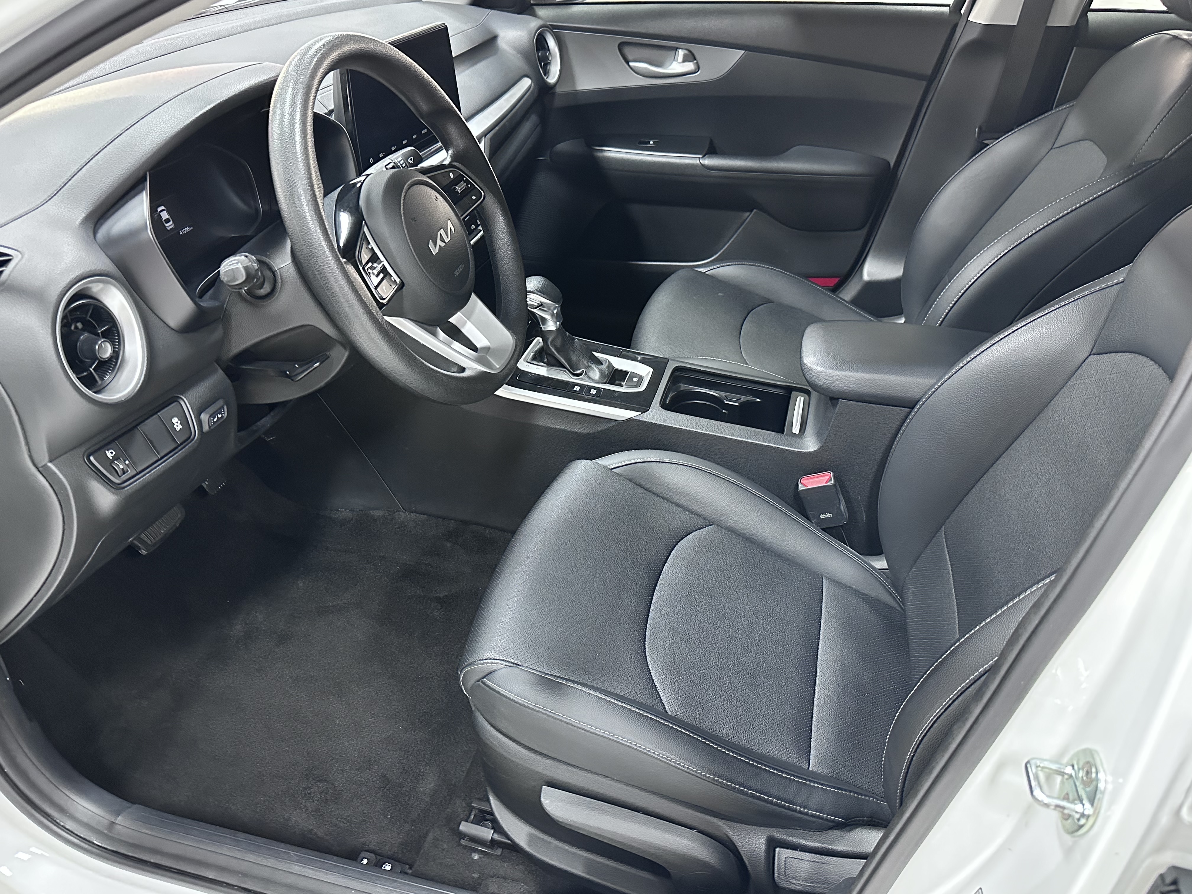 起亚 起亚K3 2023 汽车图片 #10