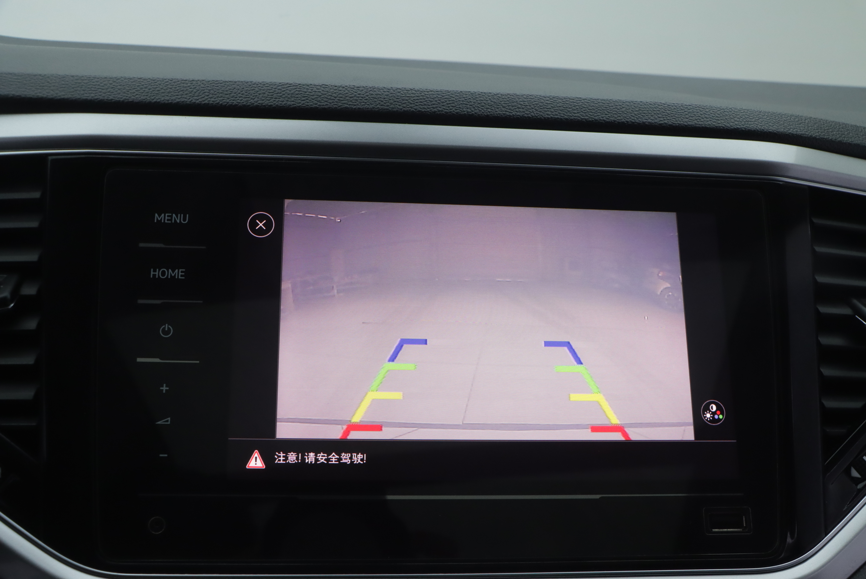 Volkswagen T-Roc 2021 car image #10