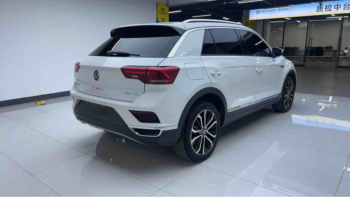 Volkswagen T-Roc 2021 car image #10
