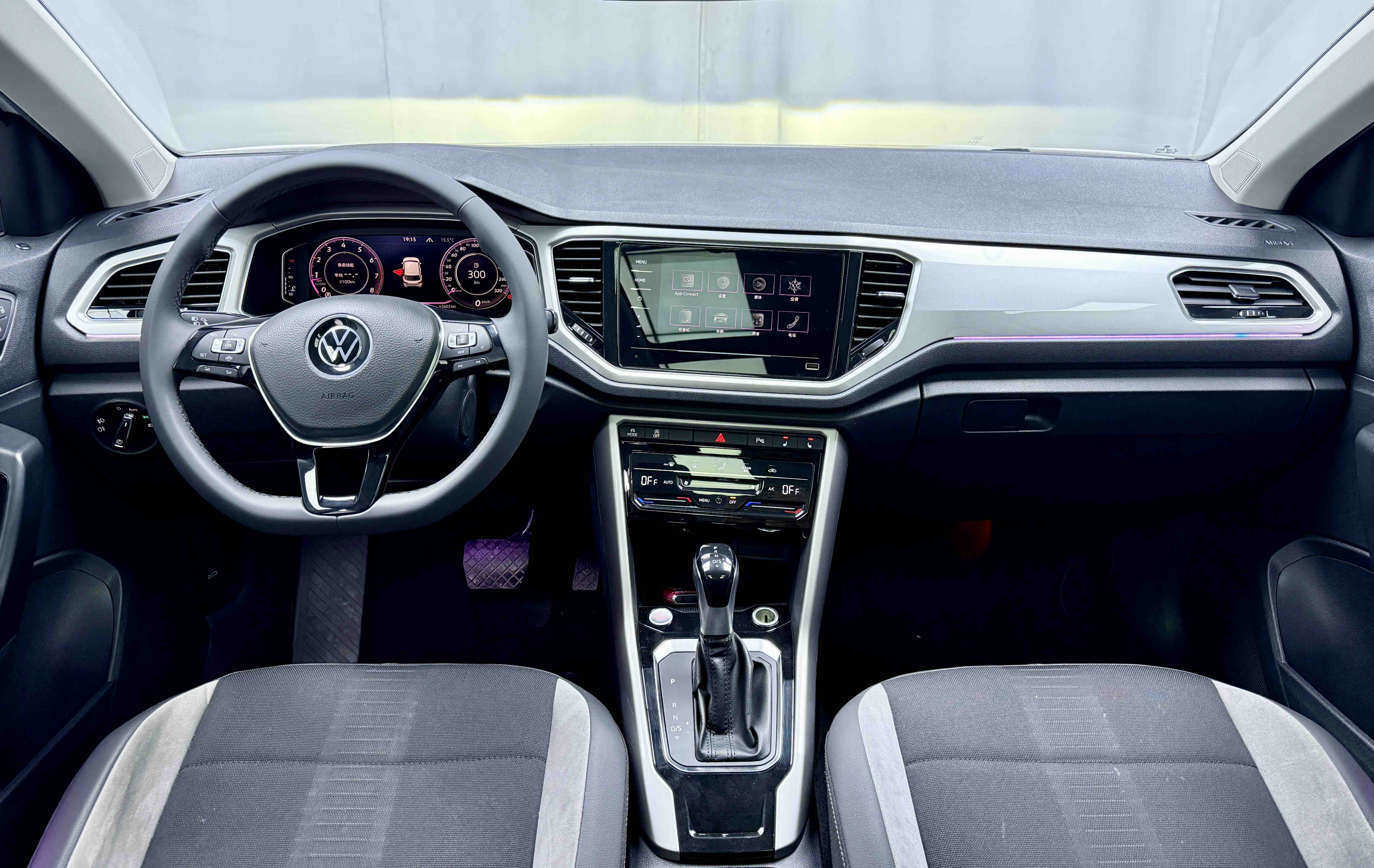 T-Roc 2022 car image #10