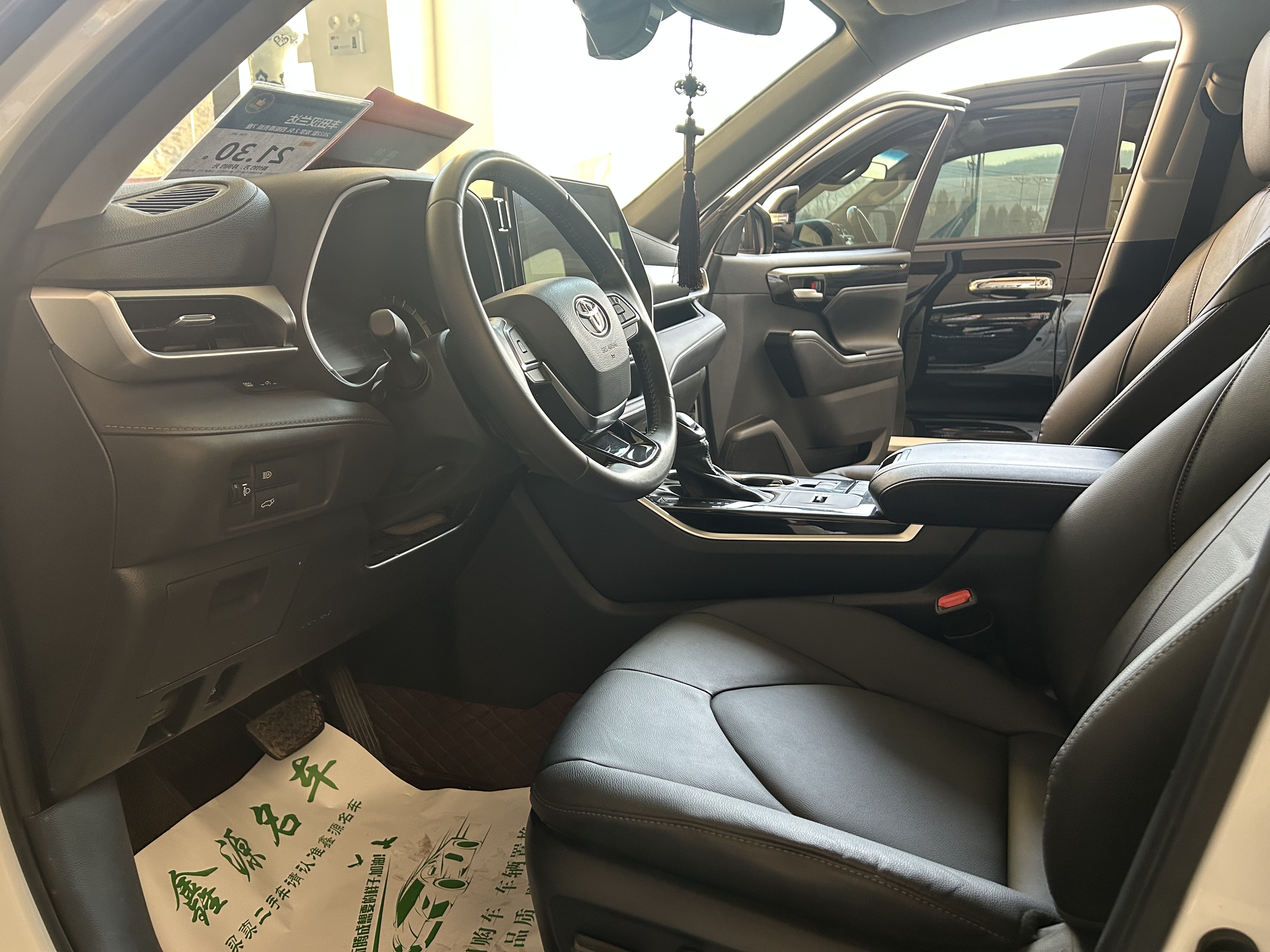 Toyota Highlander 2022 immagine di auto #10