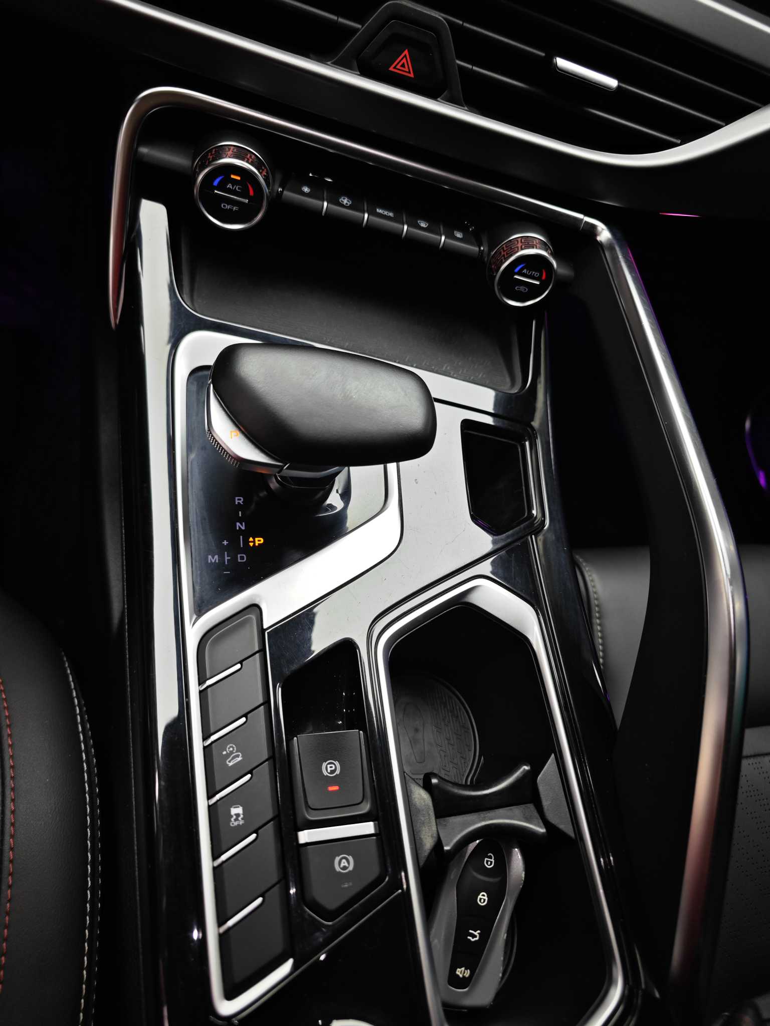 GEELY Tugella S 2022 car image #10