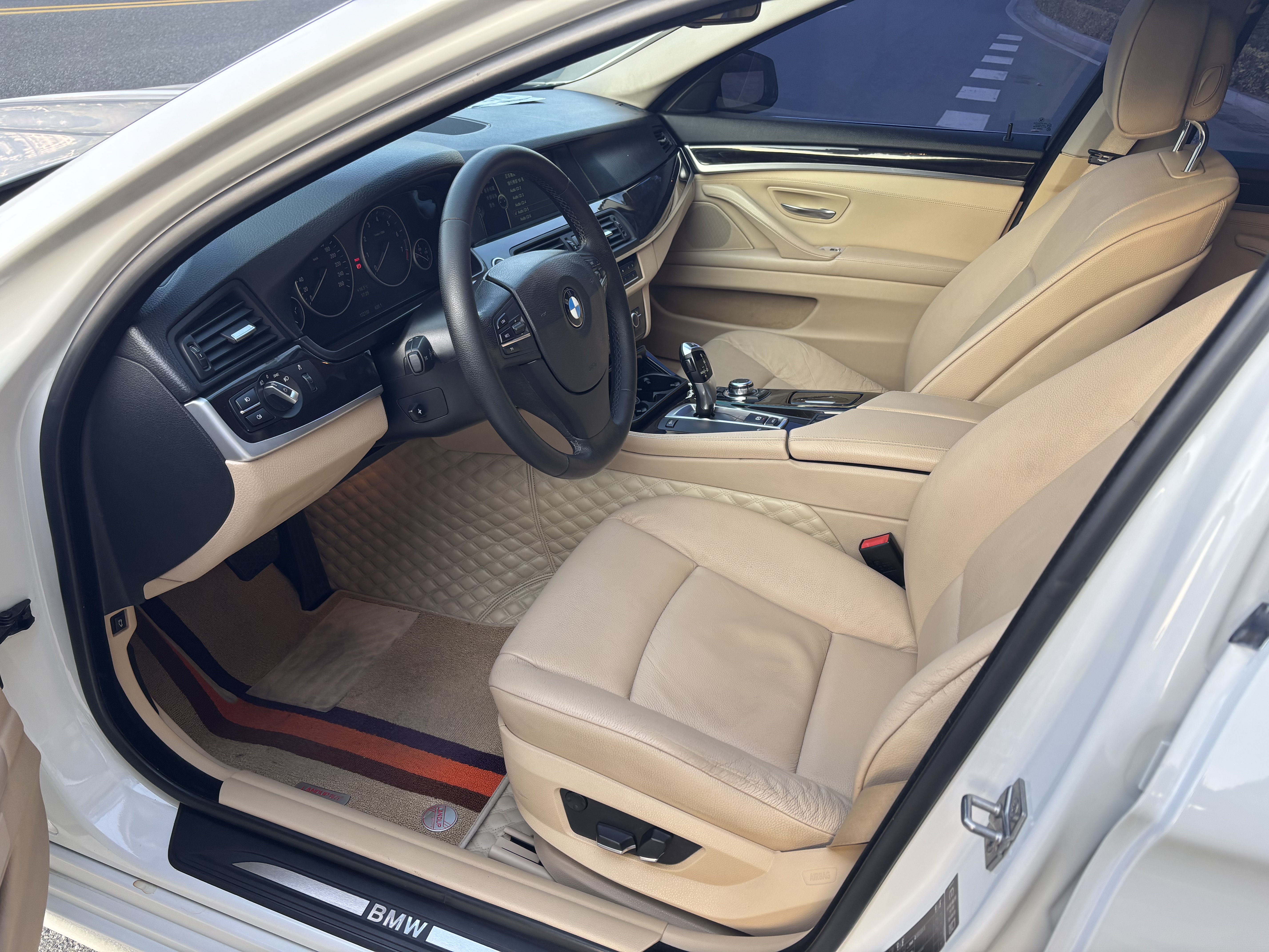 BMW 5 Series 2012 #10 BMW 5 Series 2012 car image #10