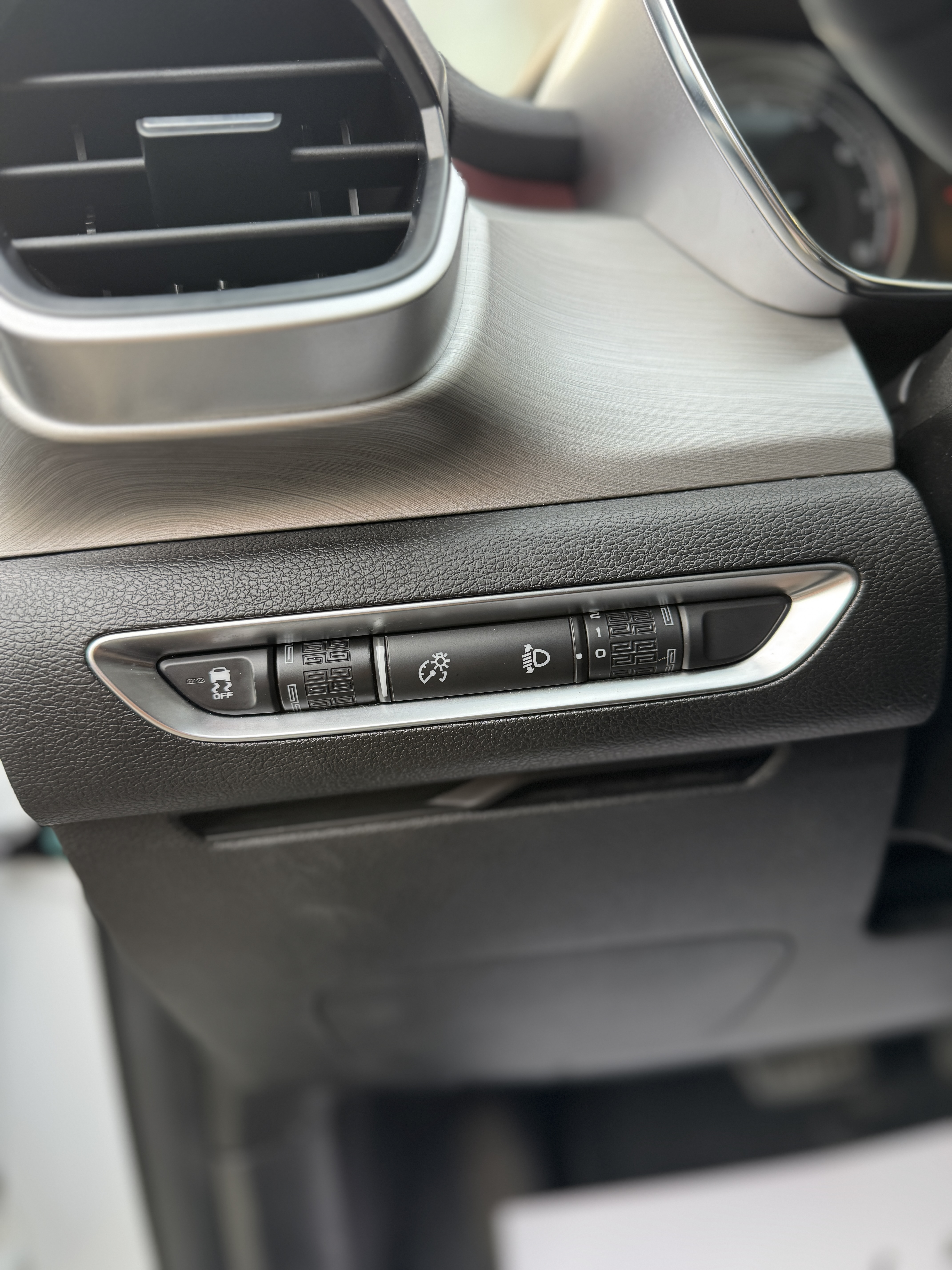 GEELY Coolray 2021 car image #10