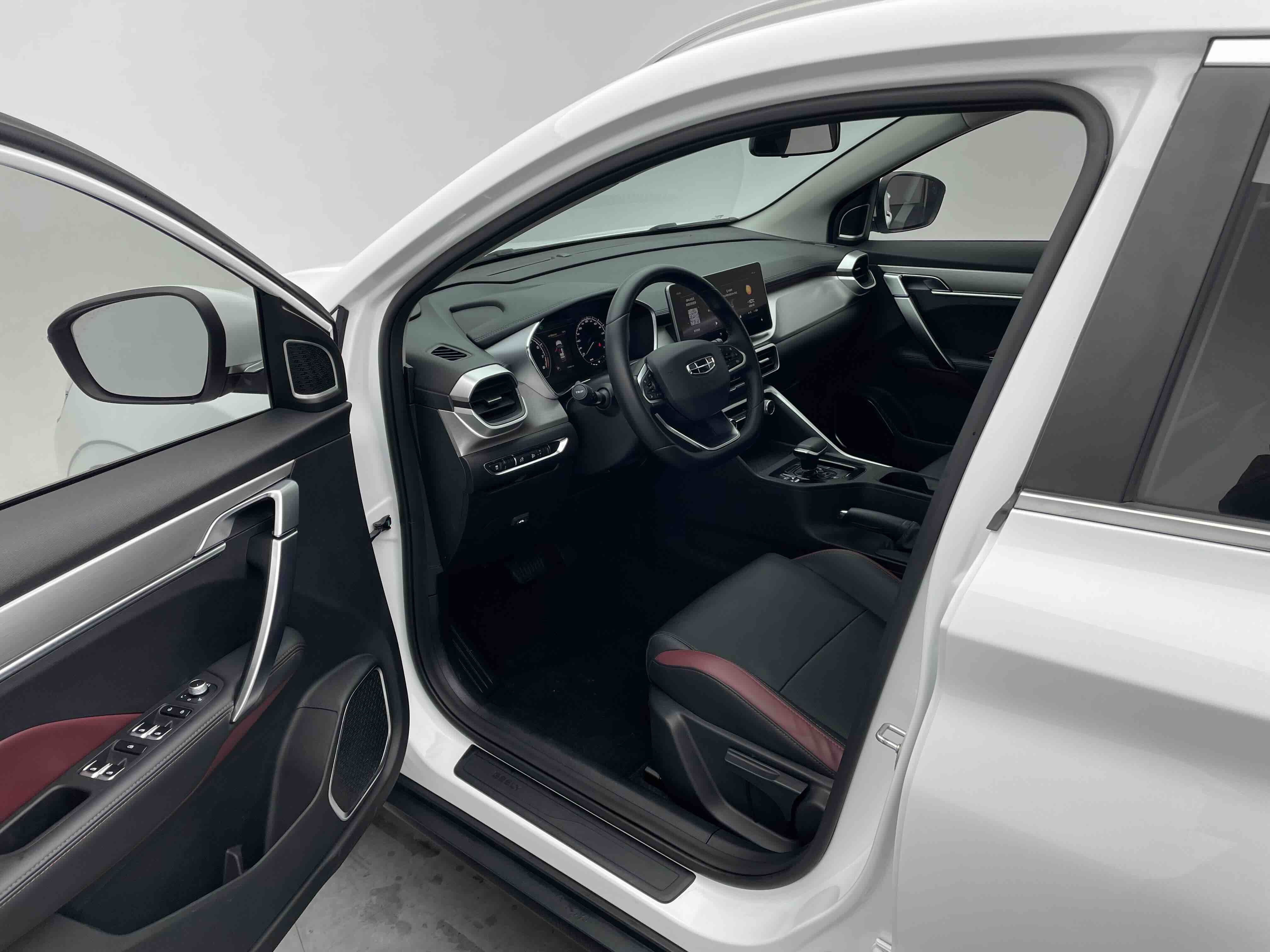 GEELY Coolray 2021 car image #10