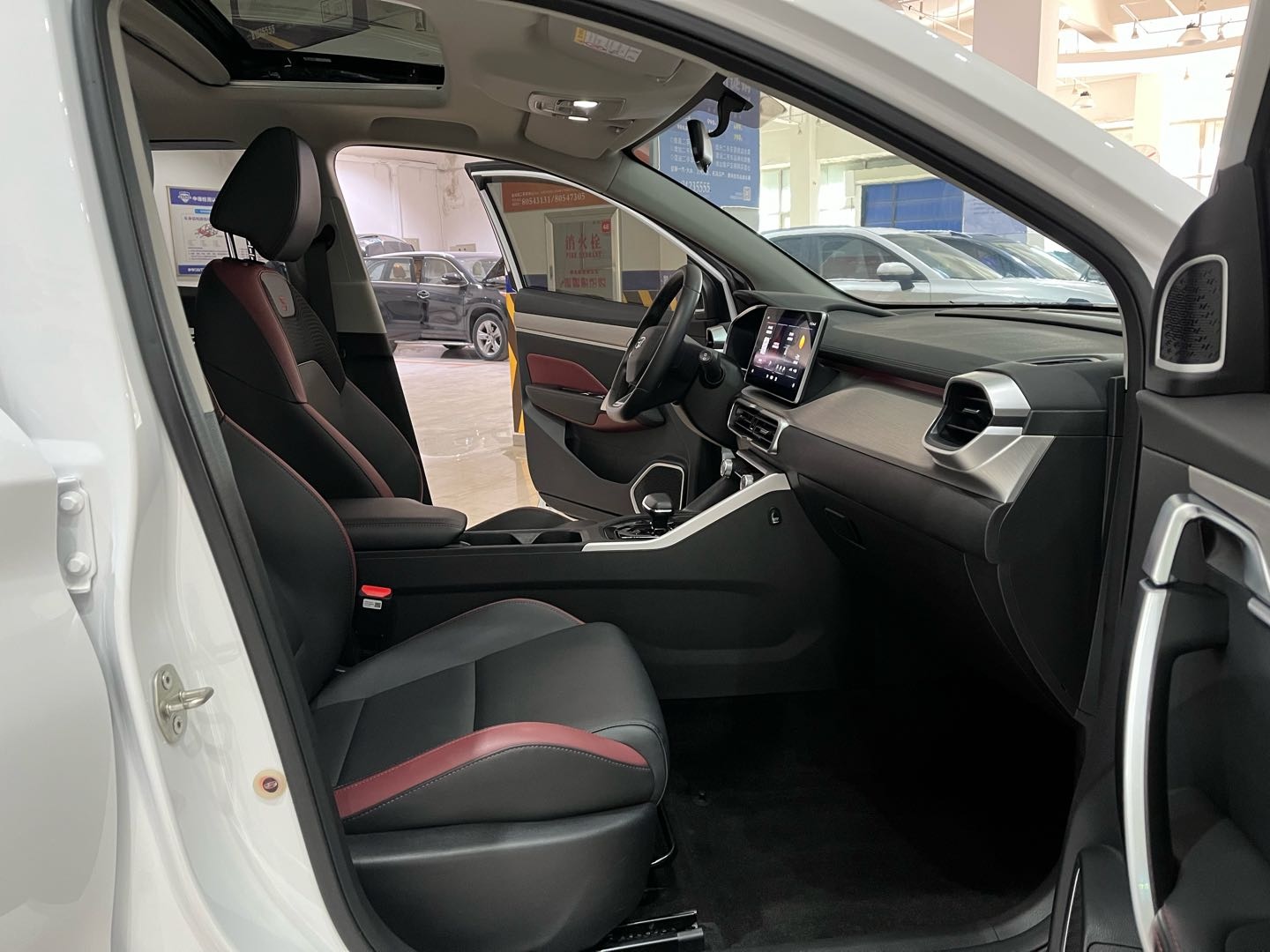 GEELY Coolray 2022 car image #10