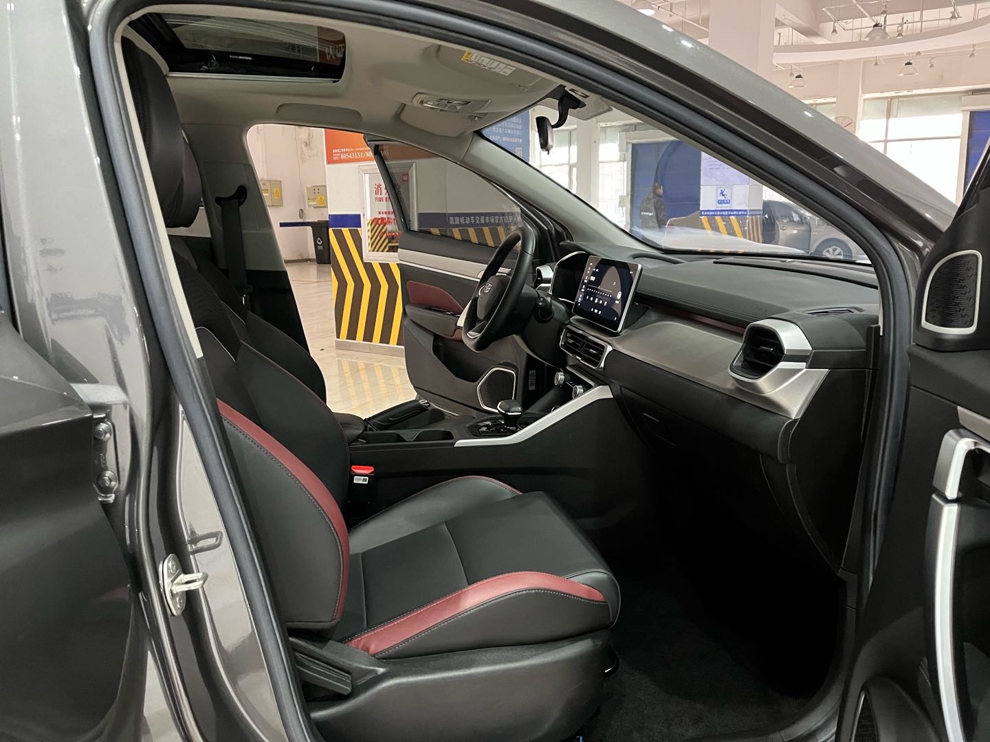 GEELY Coolray 2021 car image #10