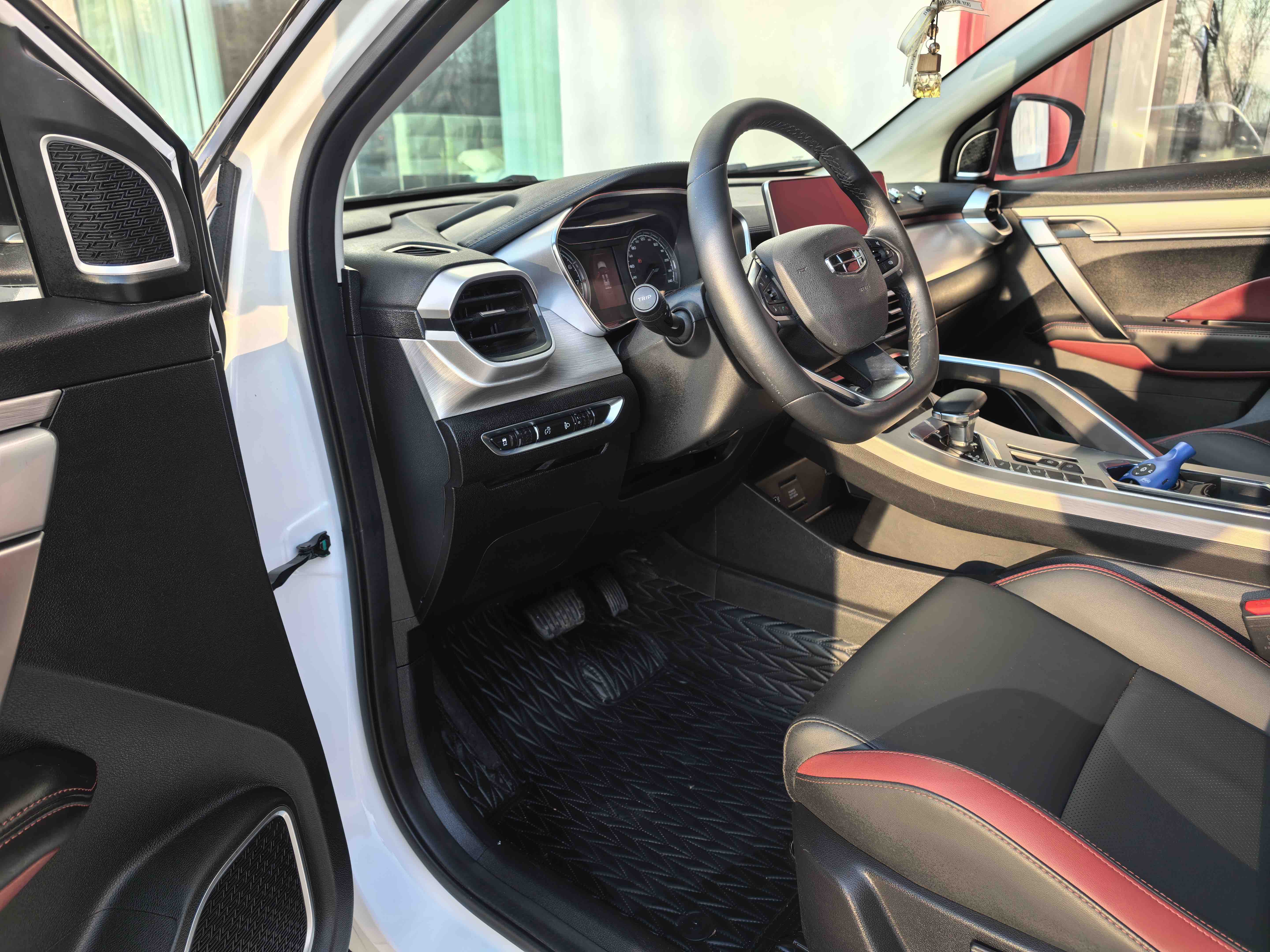 GEELY Coolray 2022 #10 GEELY Coolray 2022 car image #10