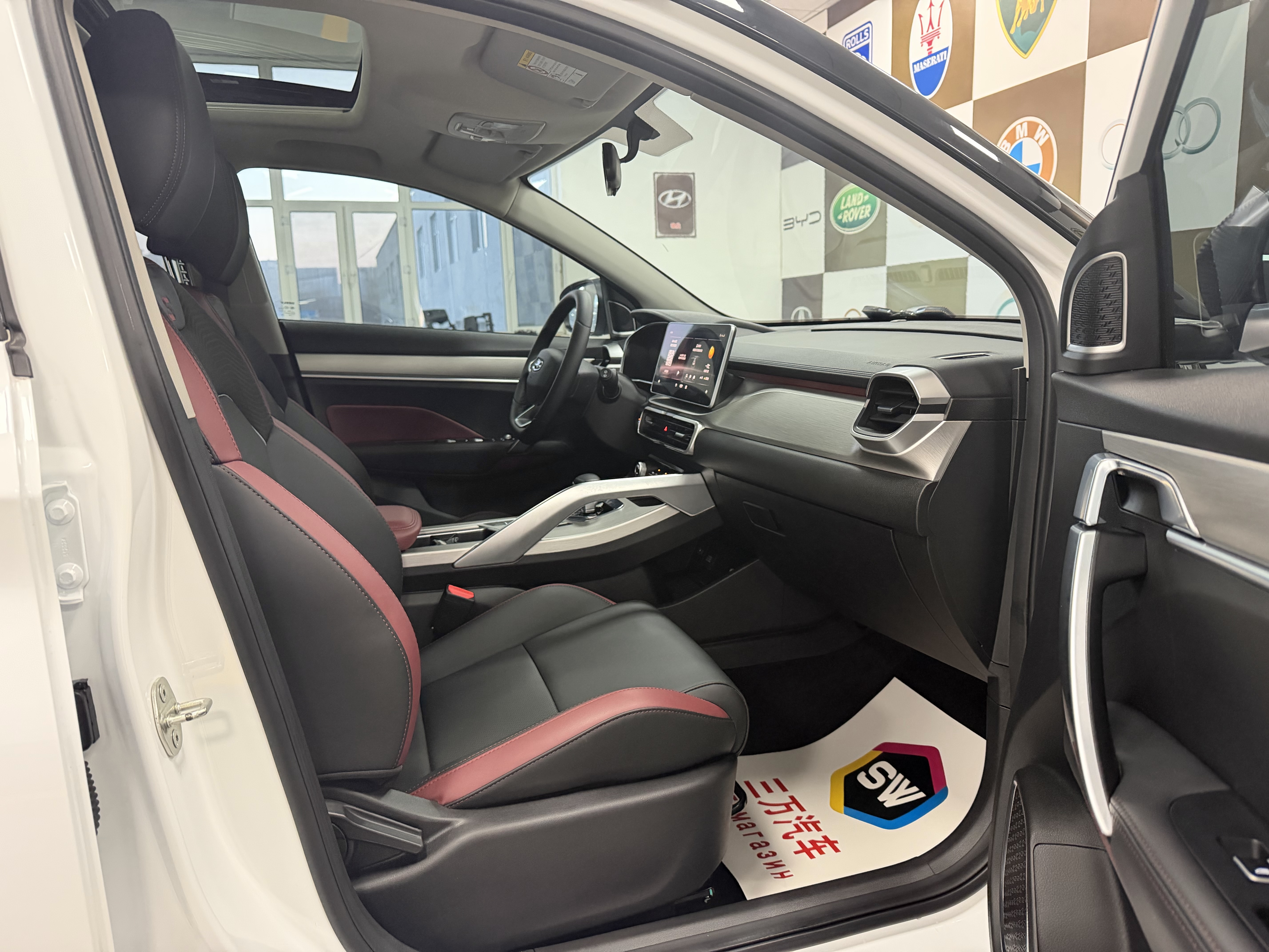 GEELY Coolray 2023 car image #10
