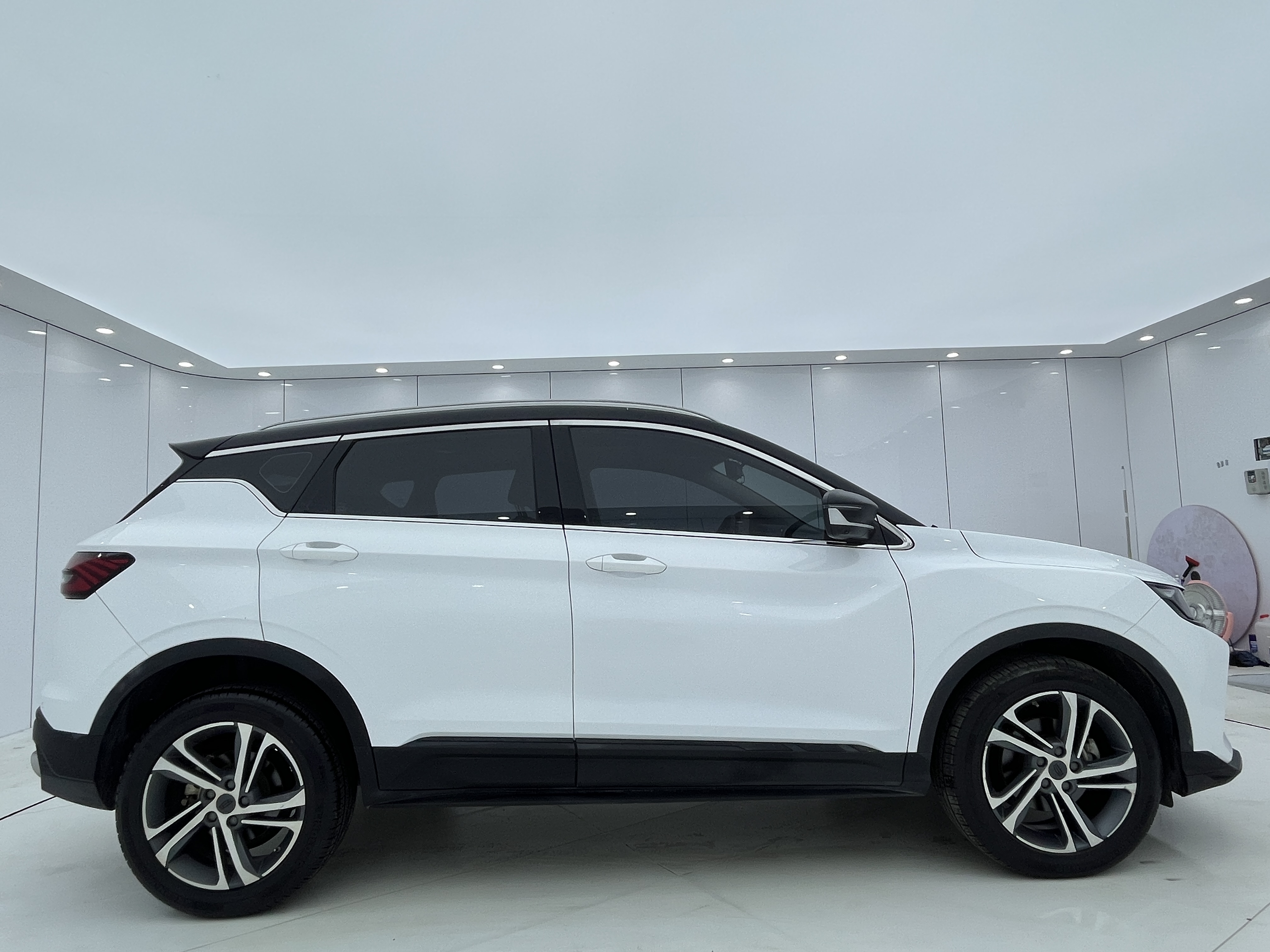 GEELY Coolray 2022 #10 GEELY Coolray 2022 car image #10