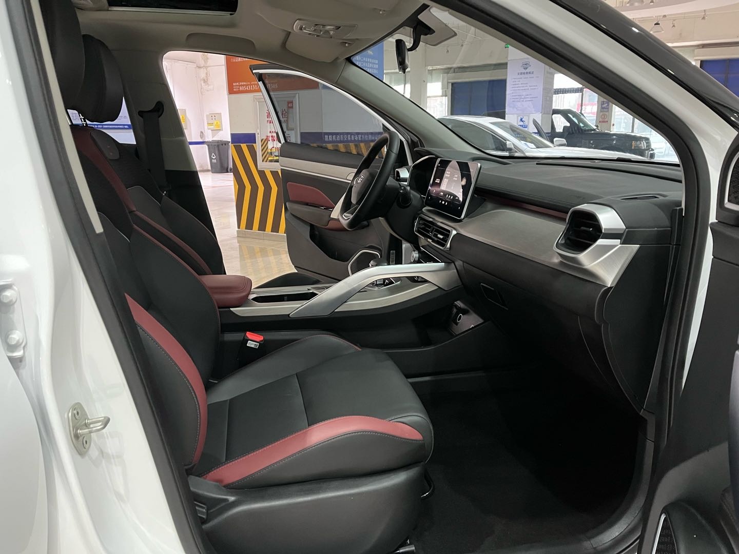 GEELY Coolray 2022 #10 GEELY Coolray 2022 car image #10