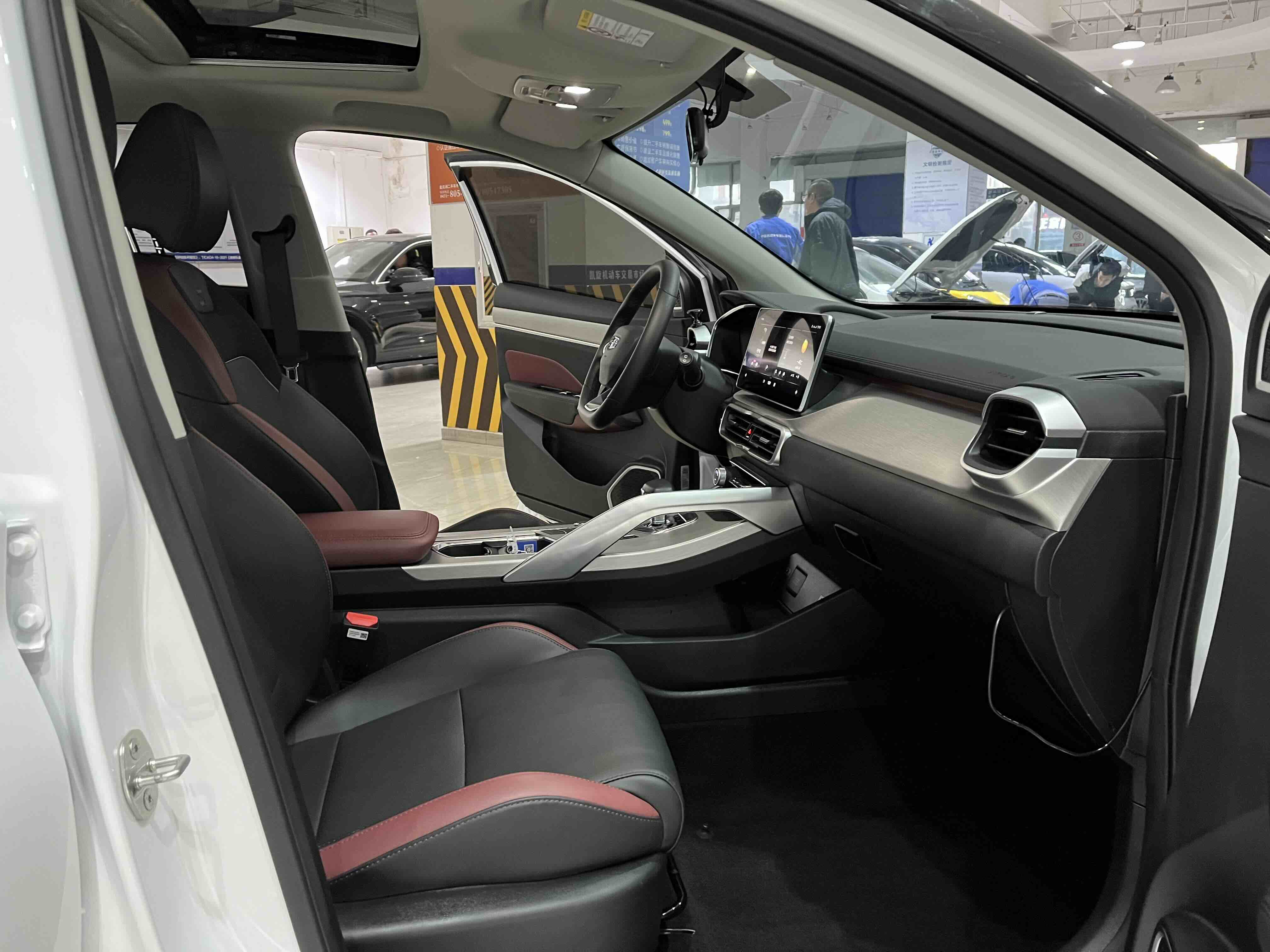 GEELY Coolray 2022 car image #10