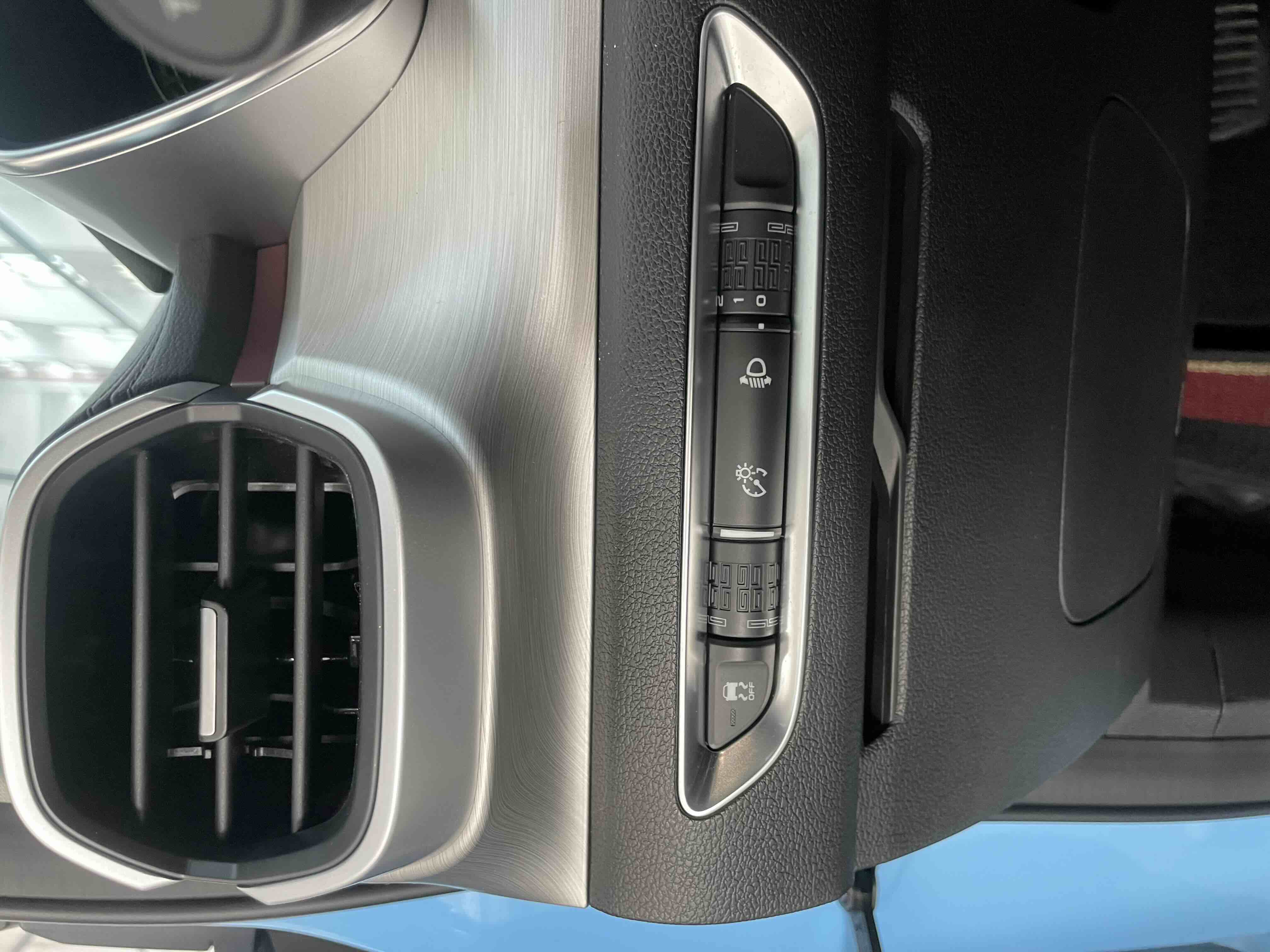 GEELY Coolray 2022 #10 GEELY Coolray 2022 car image #10