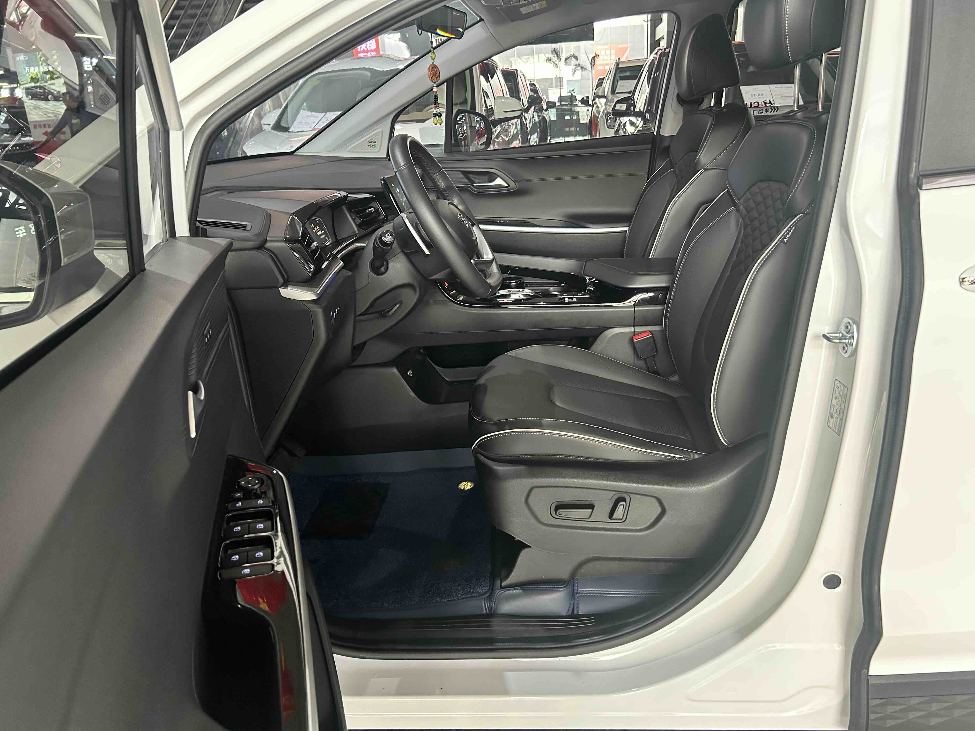 Hyundai Custo 2024 immagine di auto #10