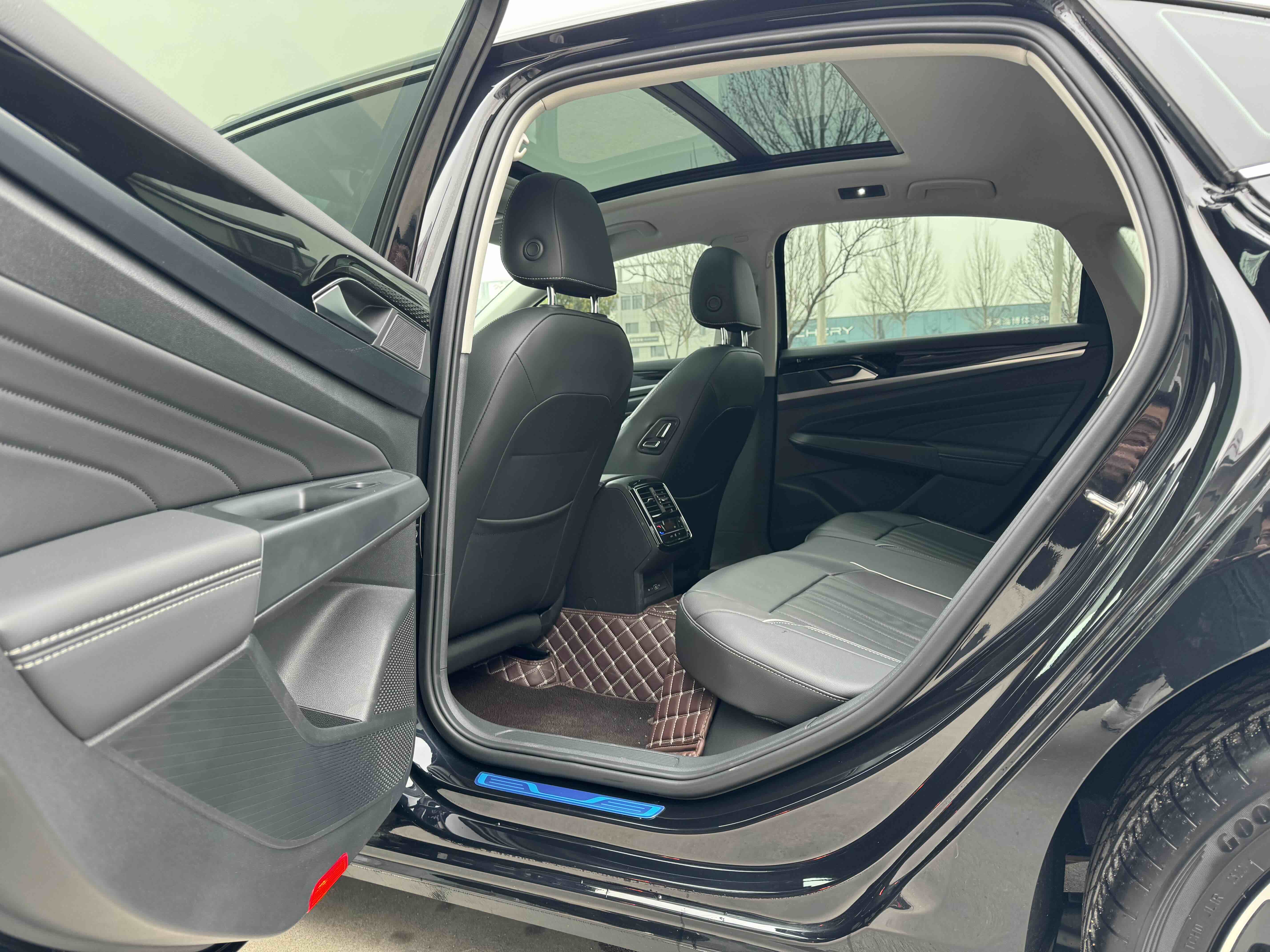 Volkswagen Passat 2022 immagine di auto #10