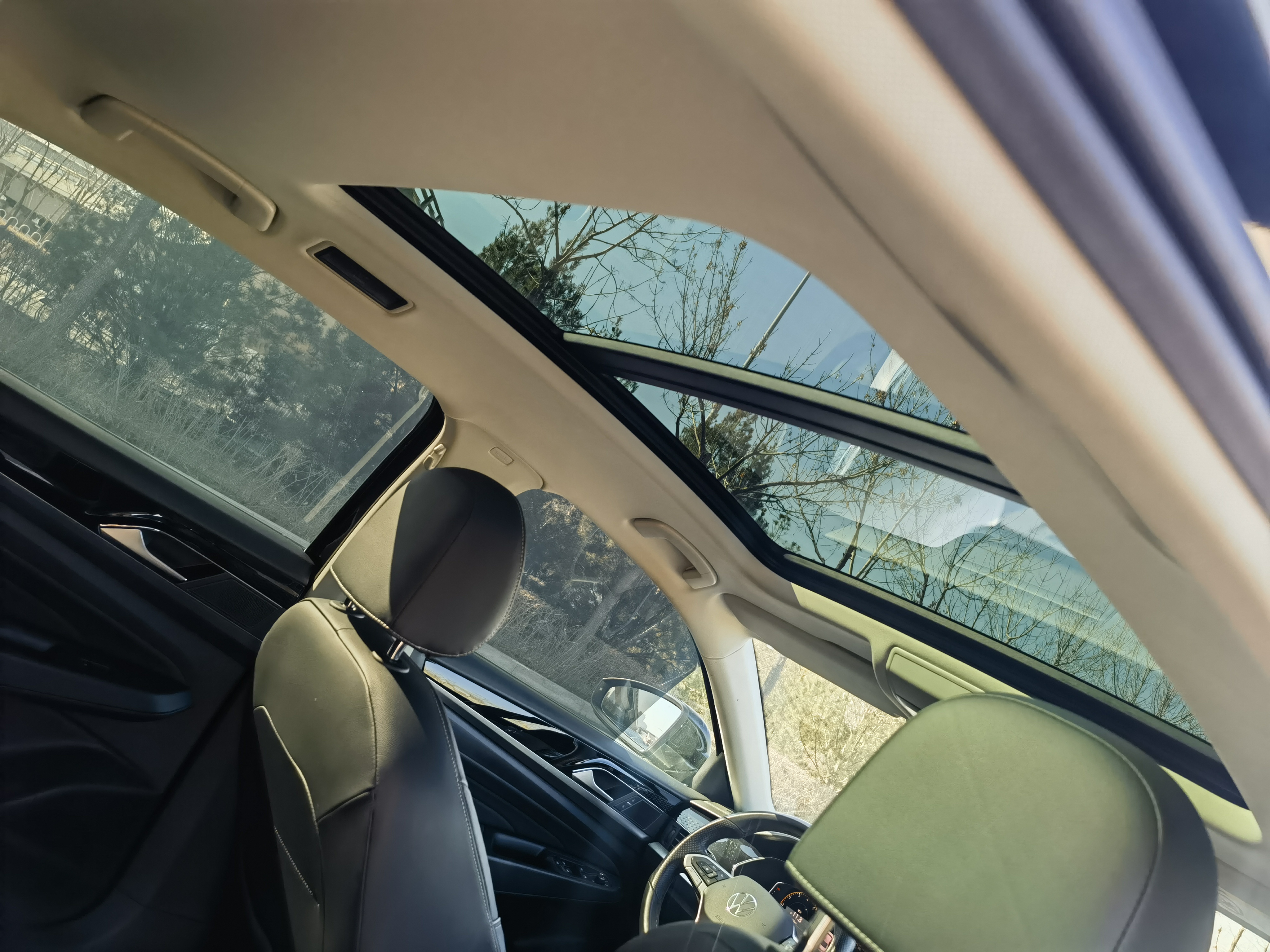 Volkswagen Passat 2022 immagine di auto #10