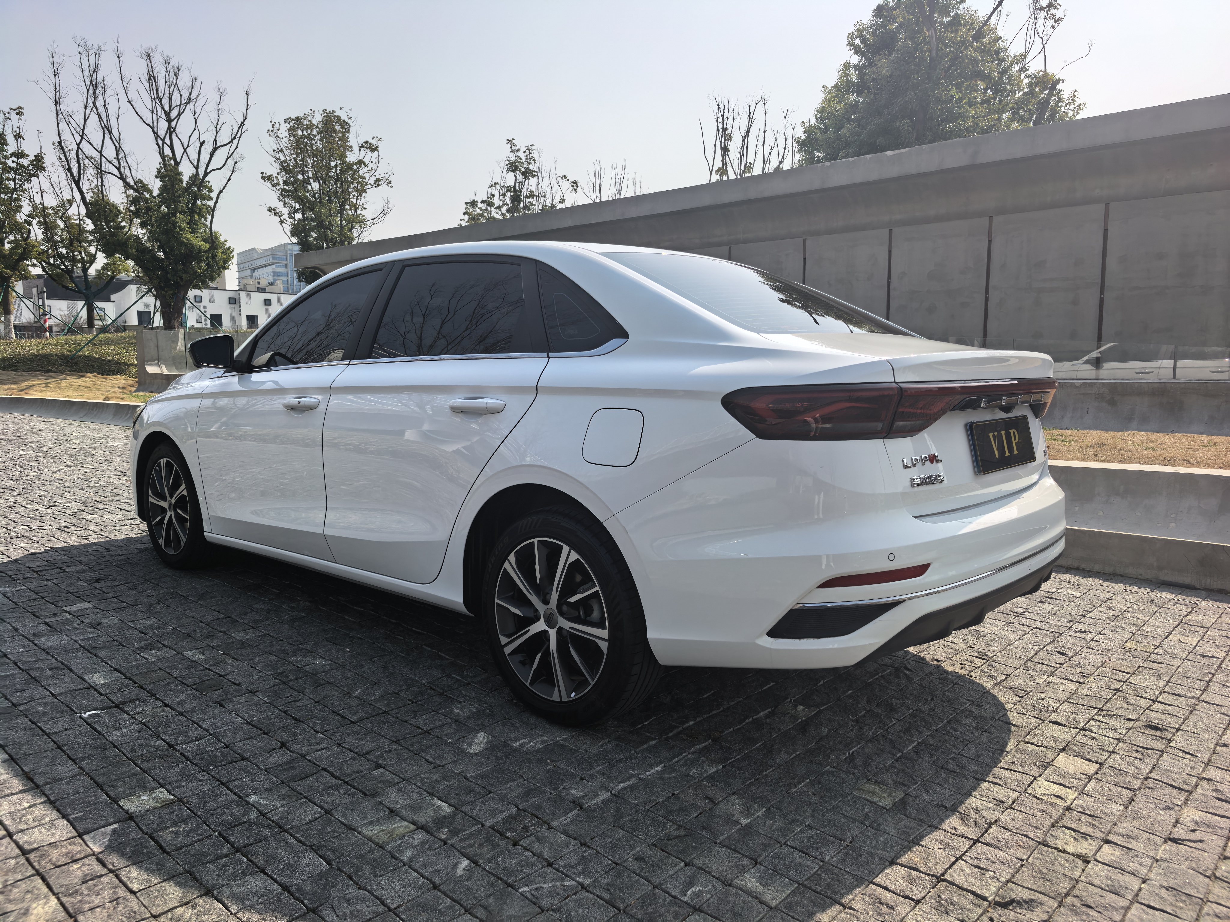 Emgrand 2022 car image #10