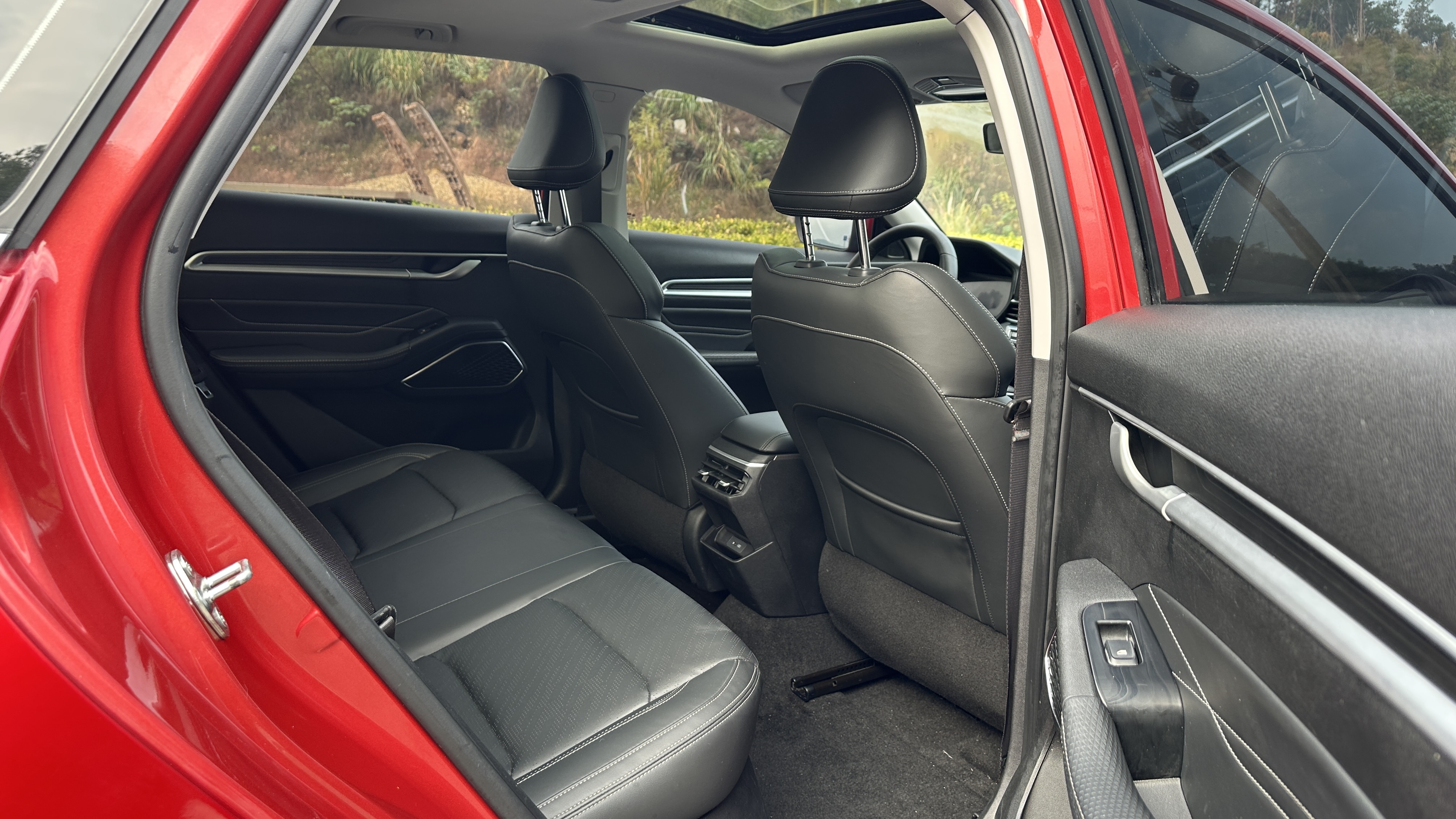 Emgrand 2022 car image #10