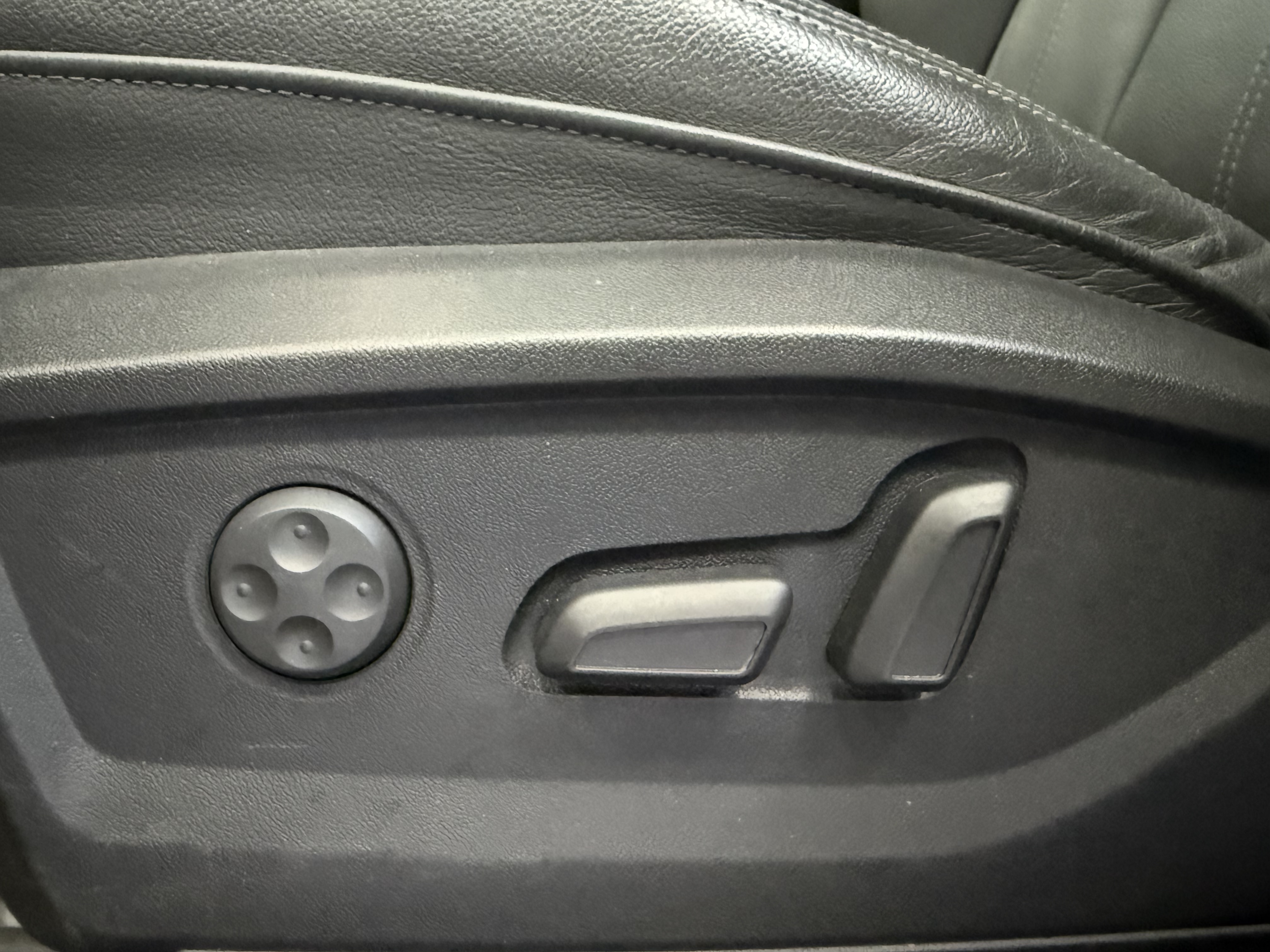 Audi Q2L 2022 #10 Audi Q2L 2022 car image #10