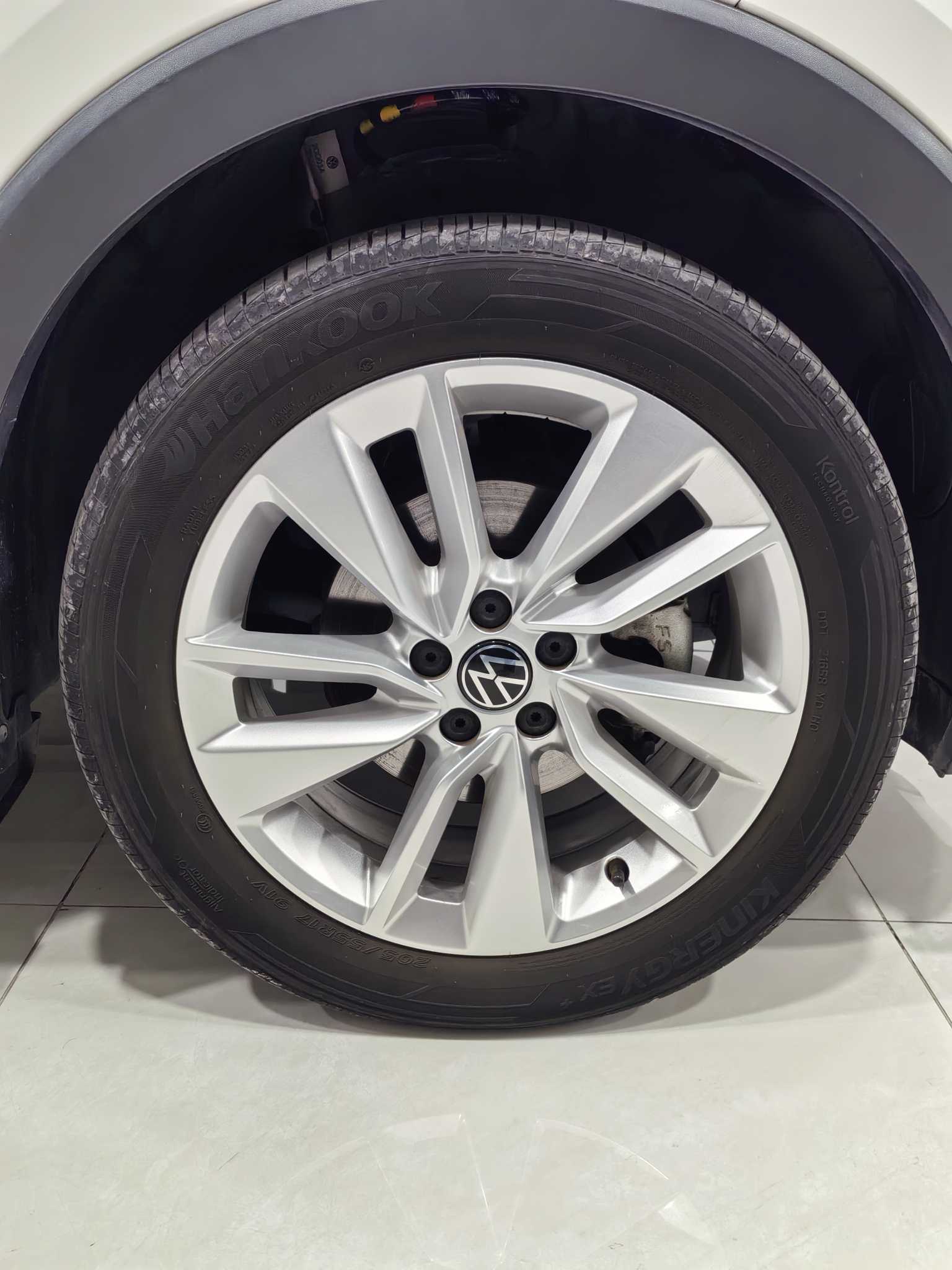 Volkswagen T-Cross 2022 car image #10