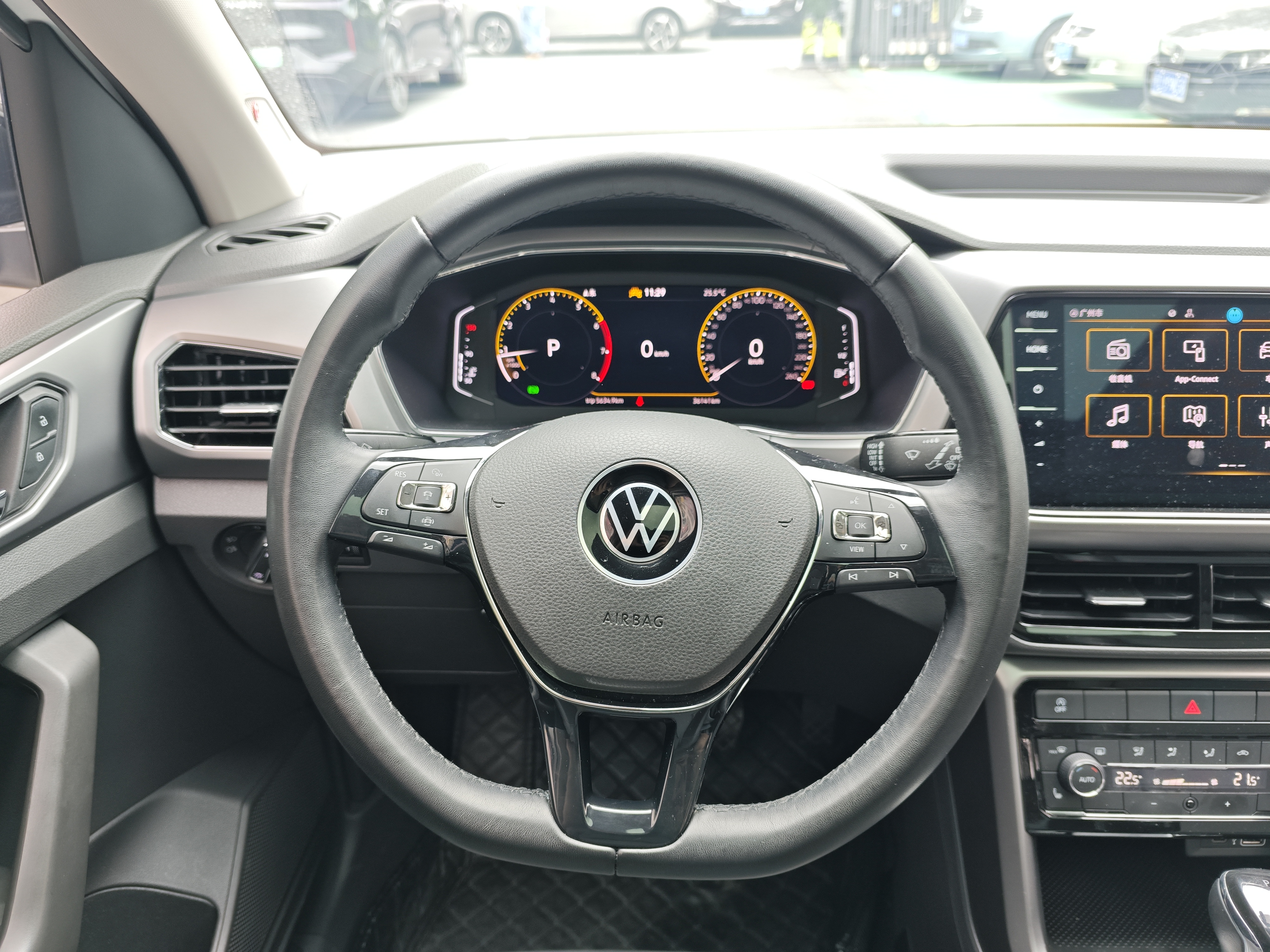 Volkswagen T-Cross 2023 #10 Volkswagen T-Cross 2023 car image #10