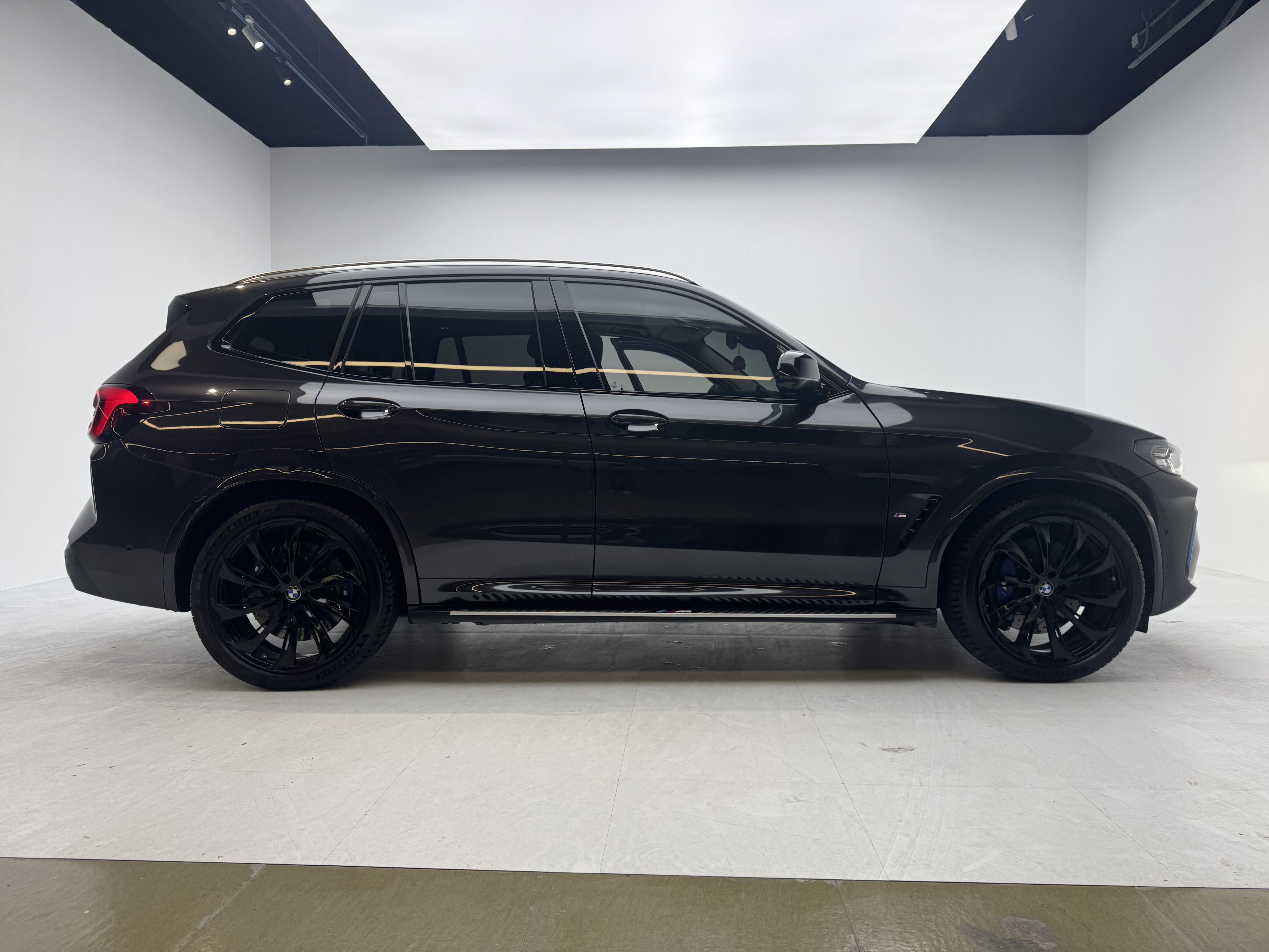 BMW iX3 2022 car image #10