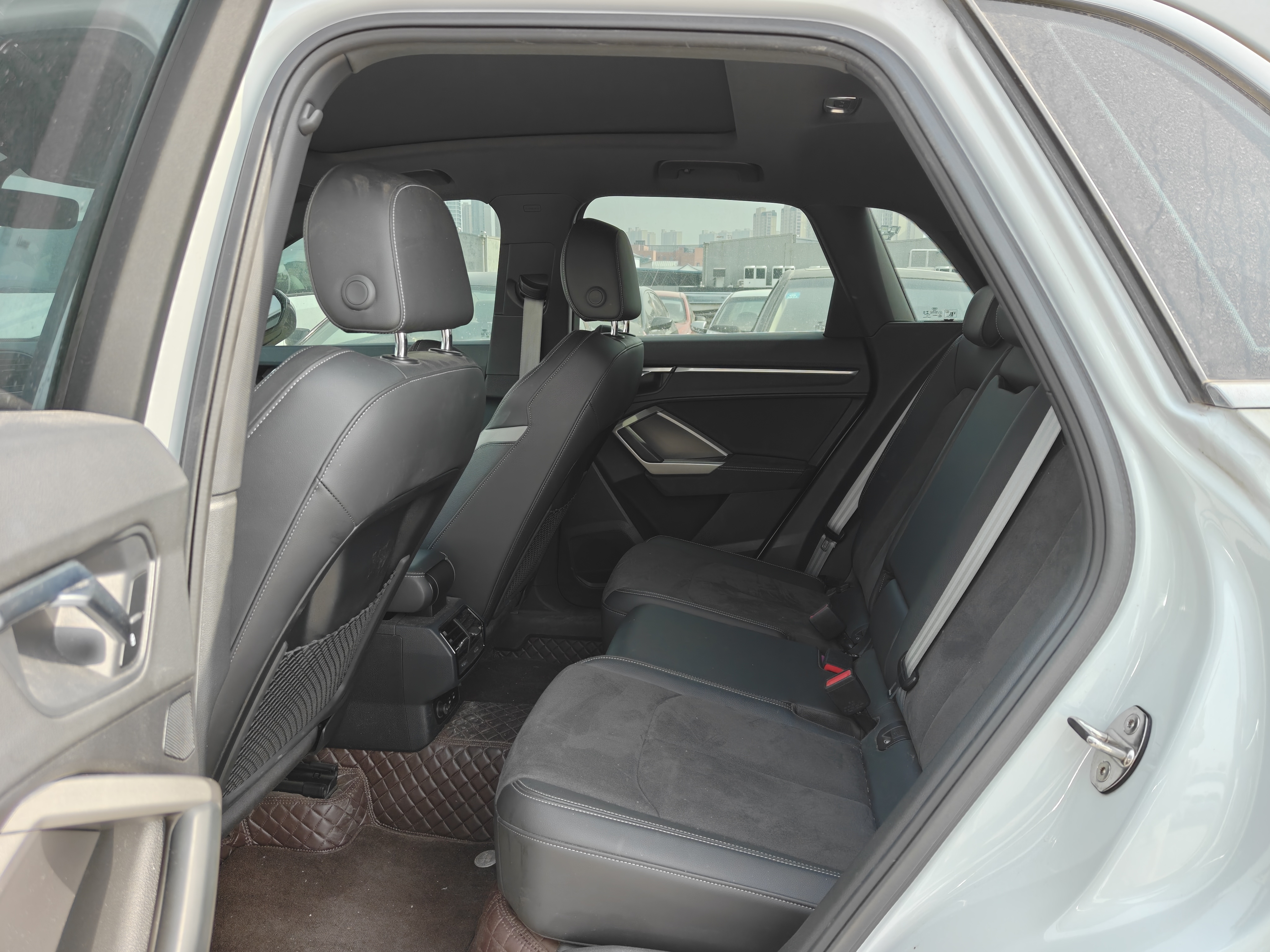 Audi Q3 2022 car image #10