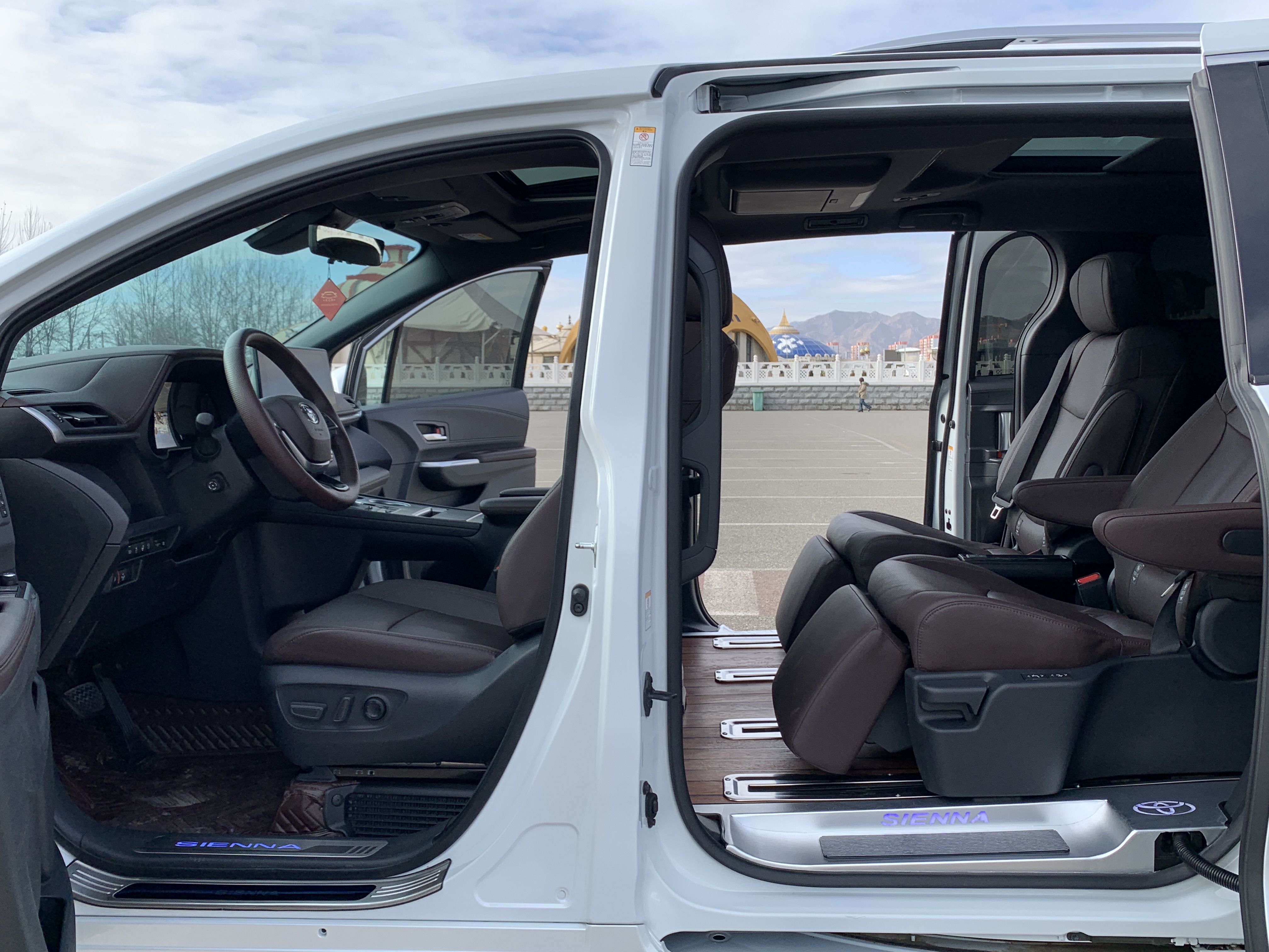 Toyota Sienna 2022 immagine di auto #10