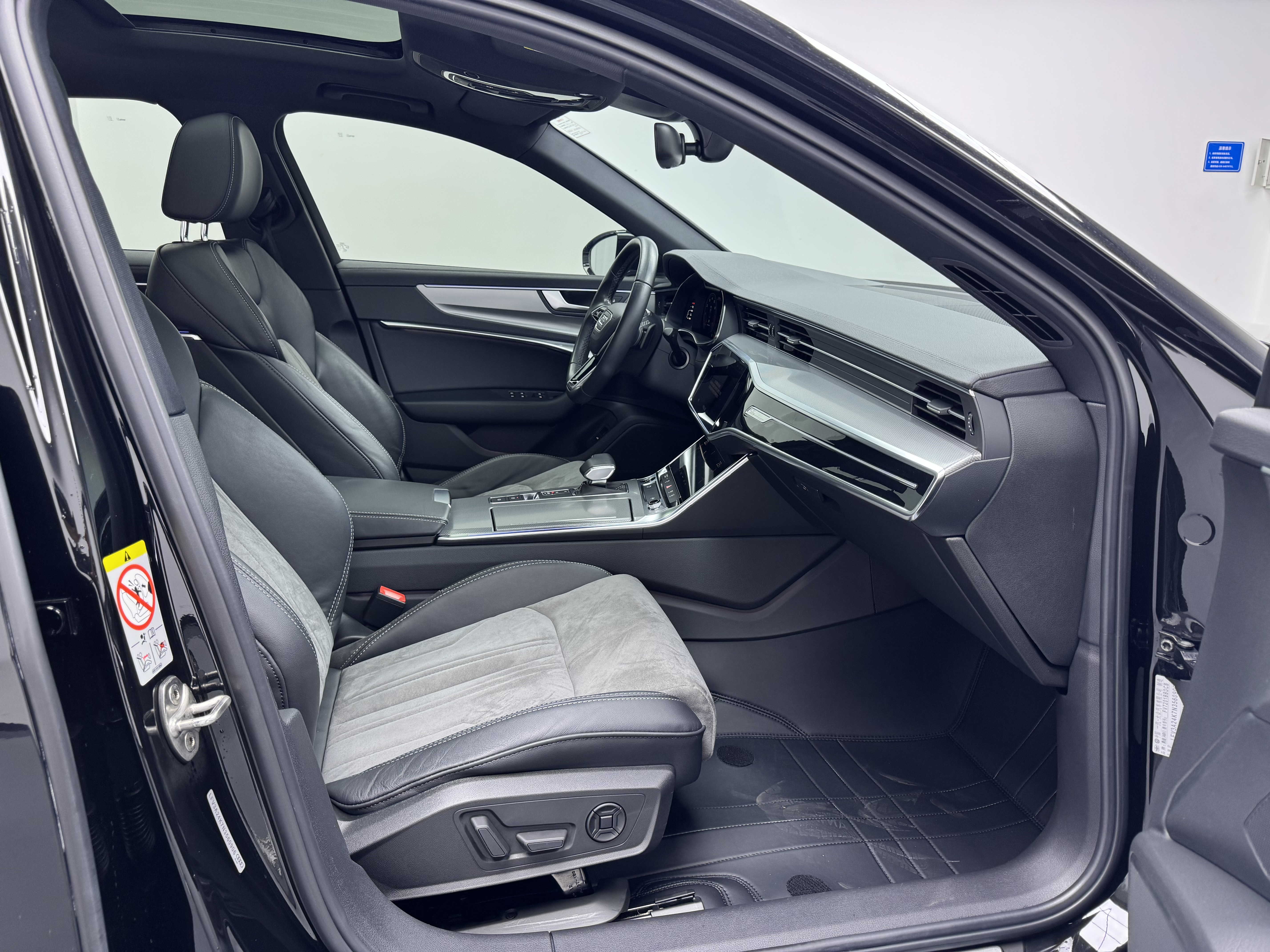 Audi A6L 2022 صورة سيارة #10