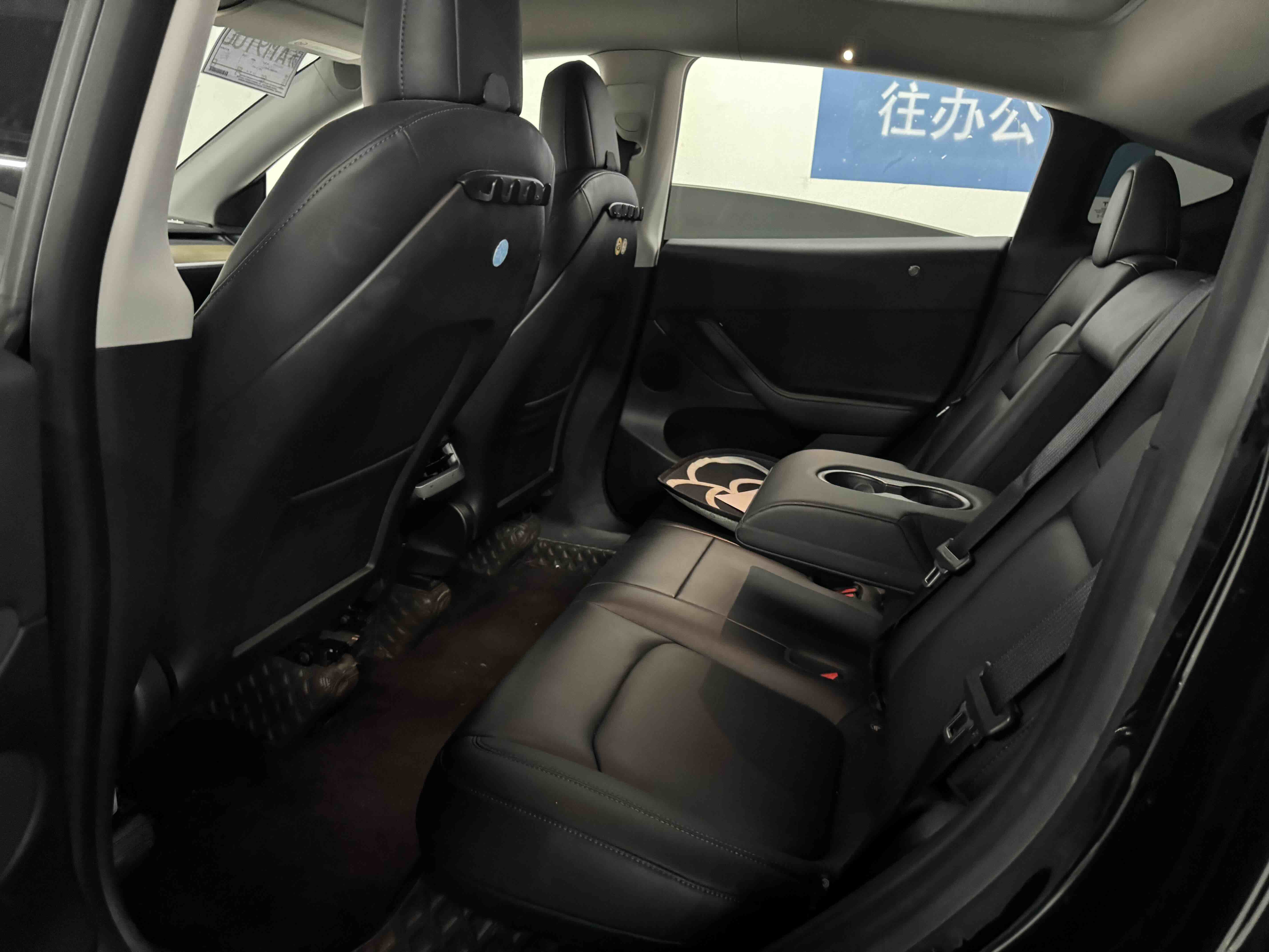 Tesla Model Y 2022 car image #10