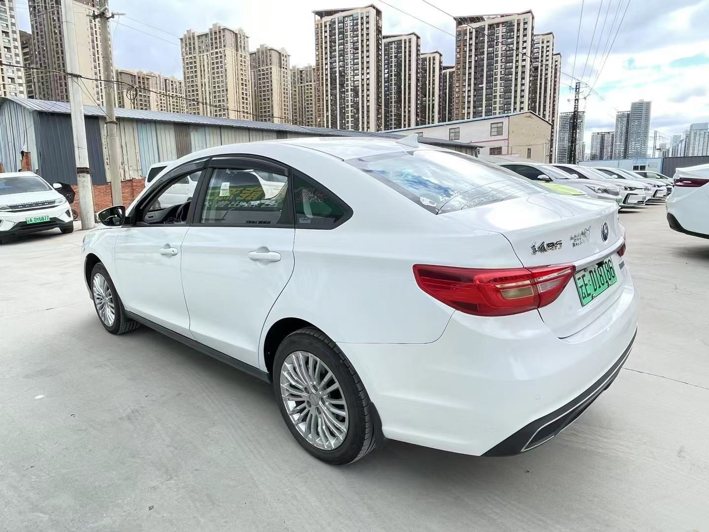 Forthing S60 EV 2022 car image #10