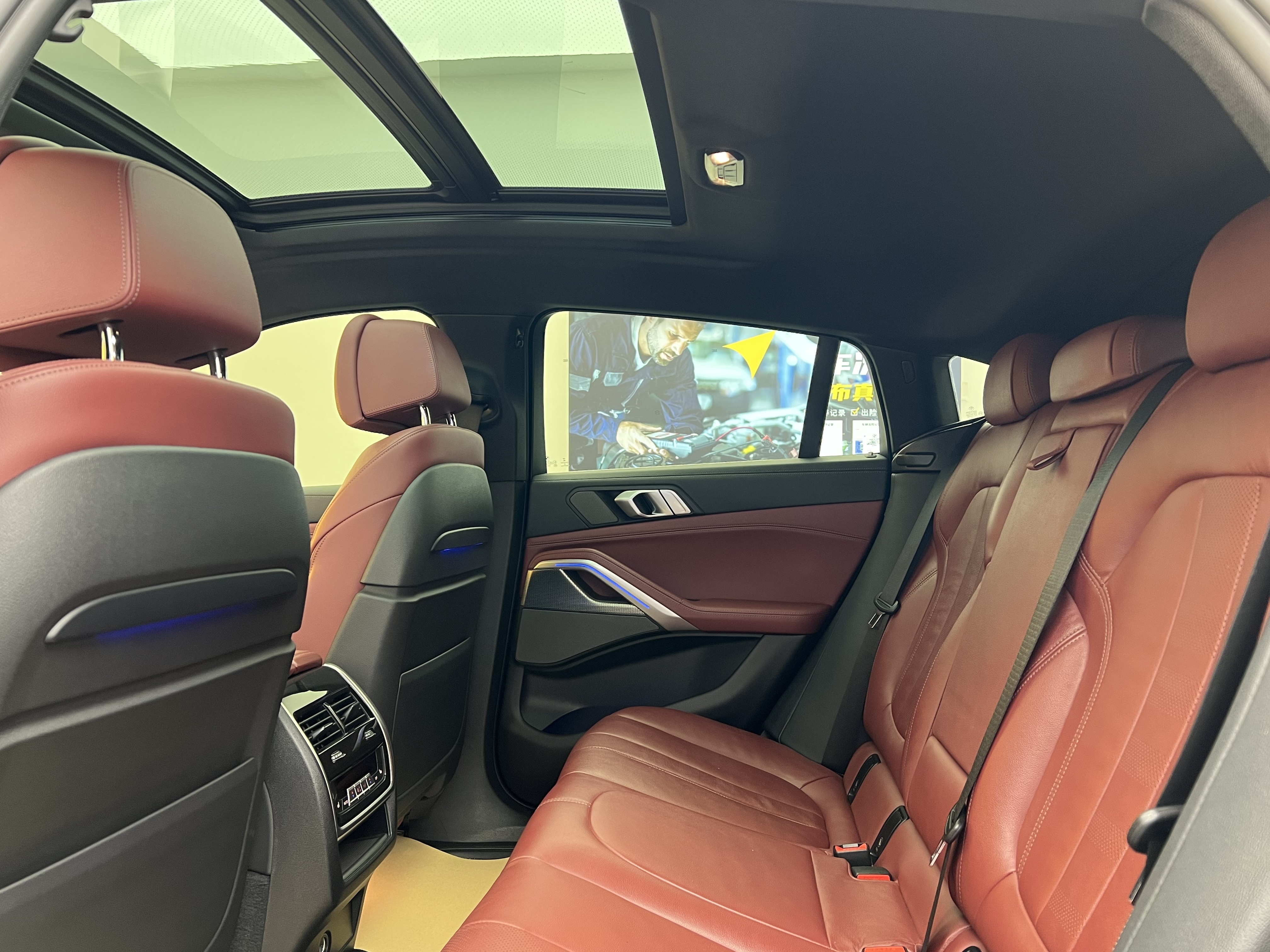 BMW X6 2021 car image #10