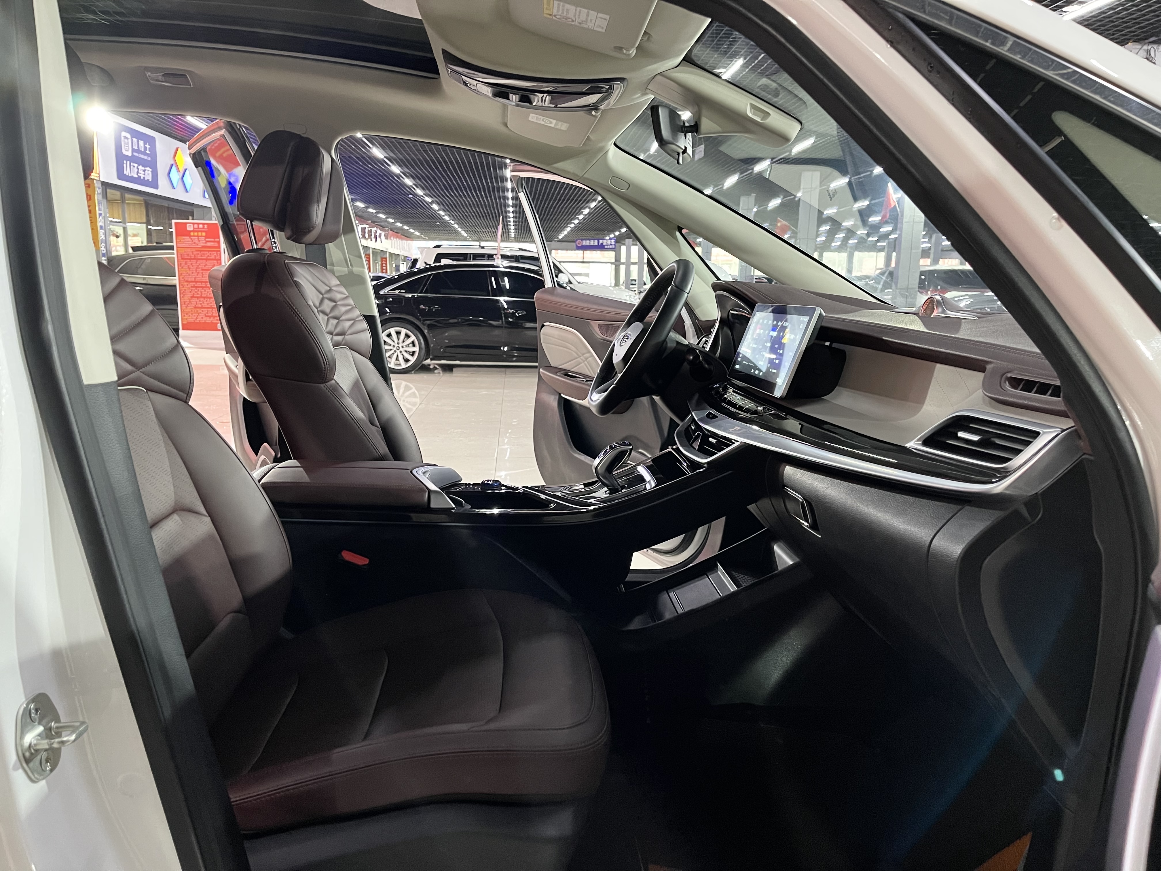 GEELY JiaJi New Energy 2022 car image #10