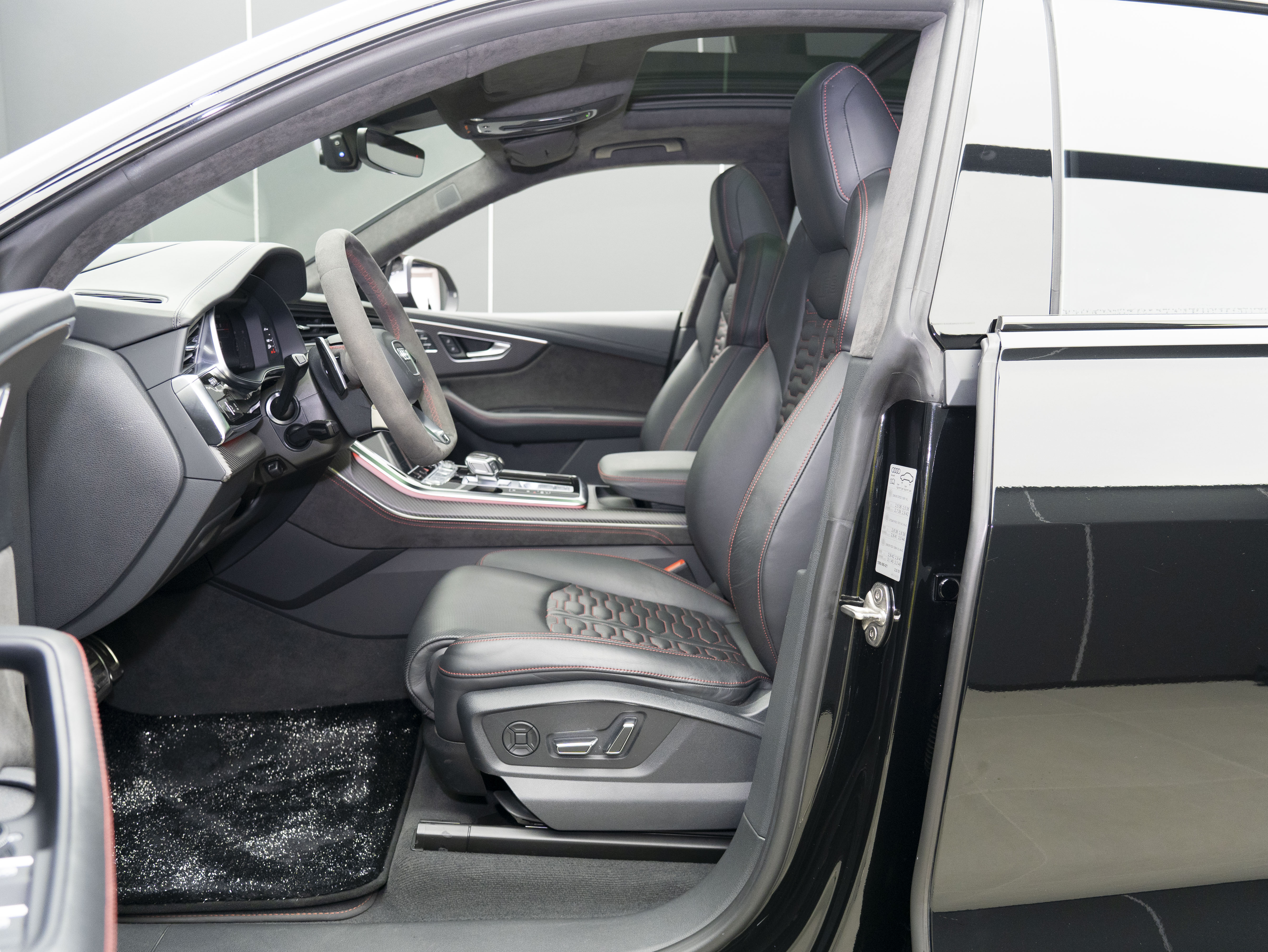 Audi RS Q8 2022 #10 Audi RS Q8 2022 car image #10